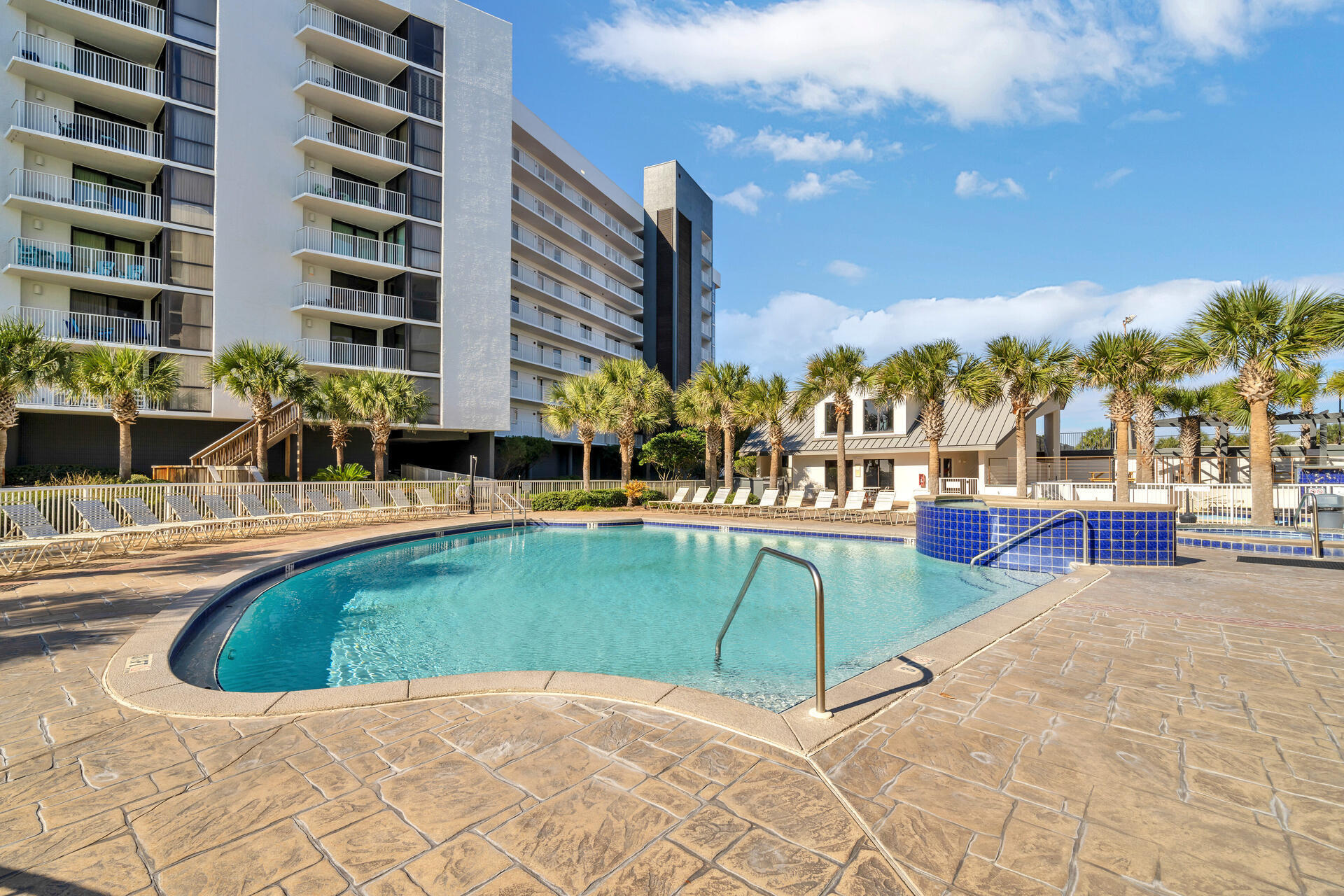 MAINSAIL CONDO PH 4 - Residential