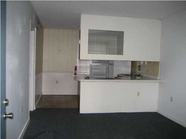 EDGEWATER APT - Residential Lease