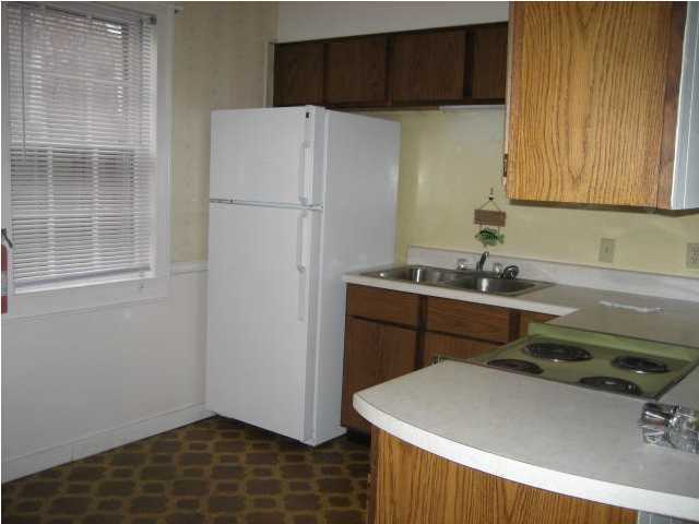 EDGEWATER APT - Residential Lease