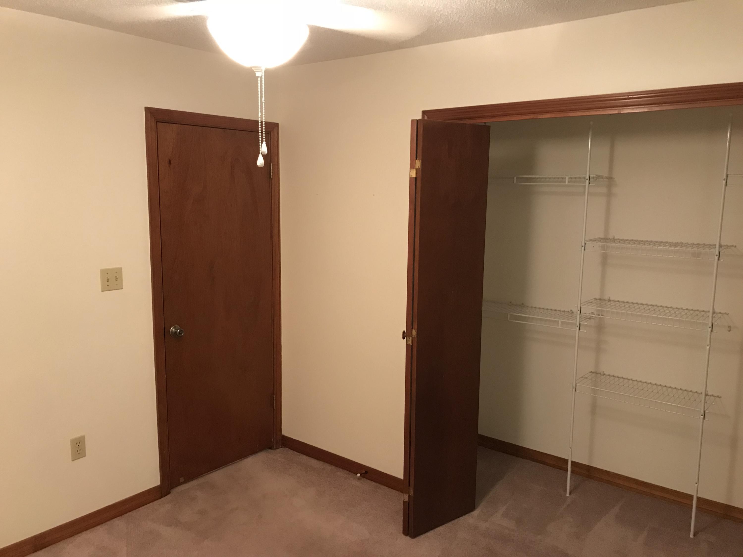 COUNTRYVIEW ESTATES - Residential Lease