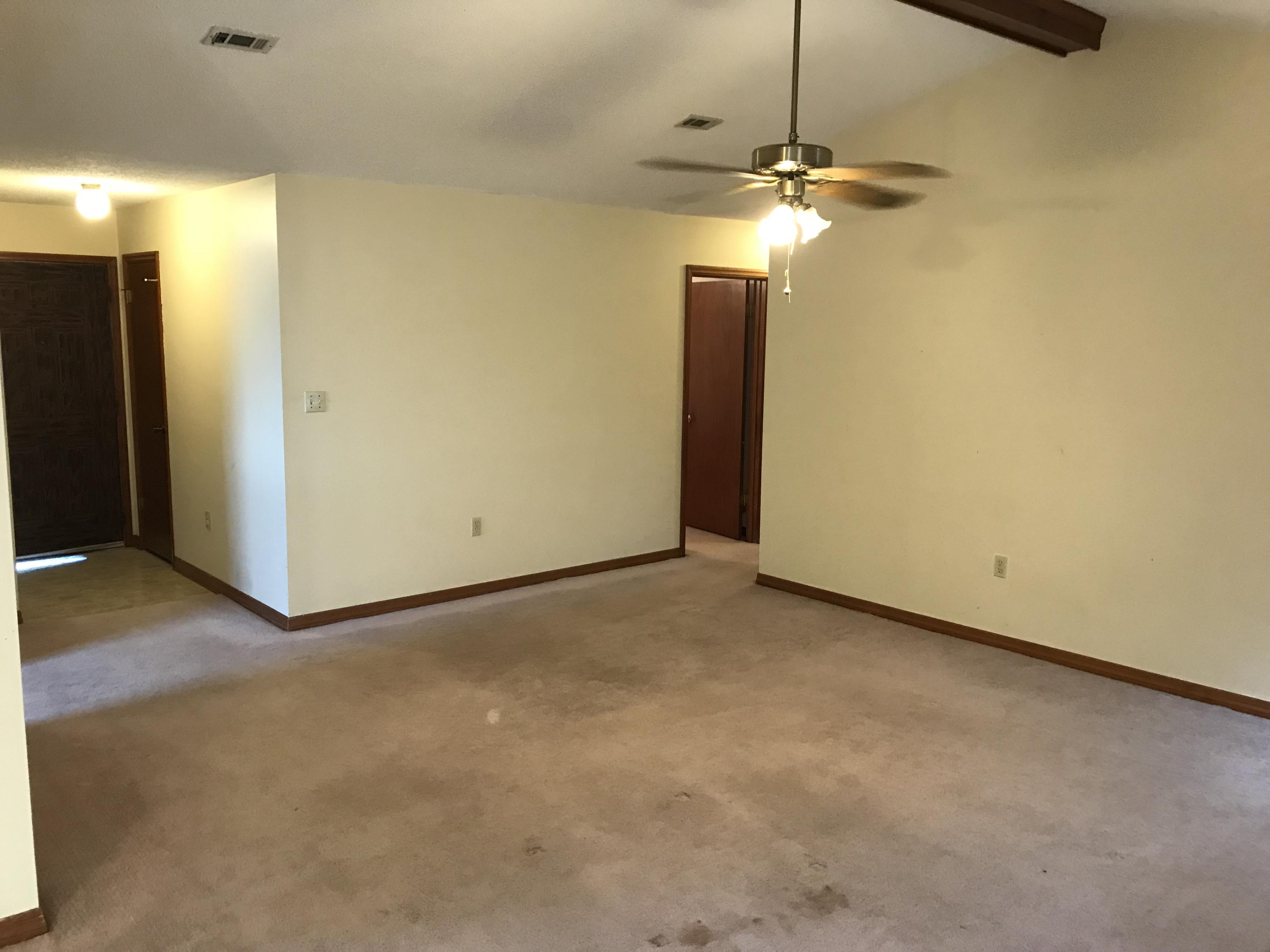 COUNTRYVIEW ESTATES - Residential Lease