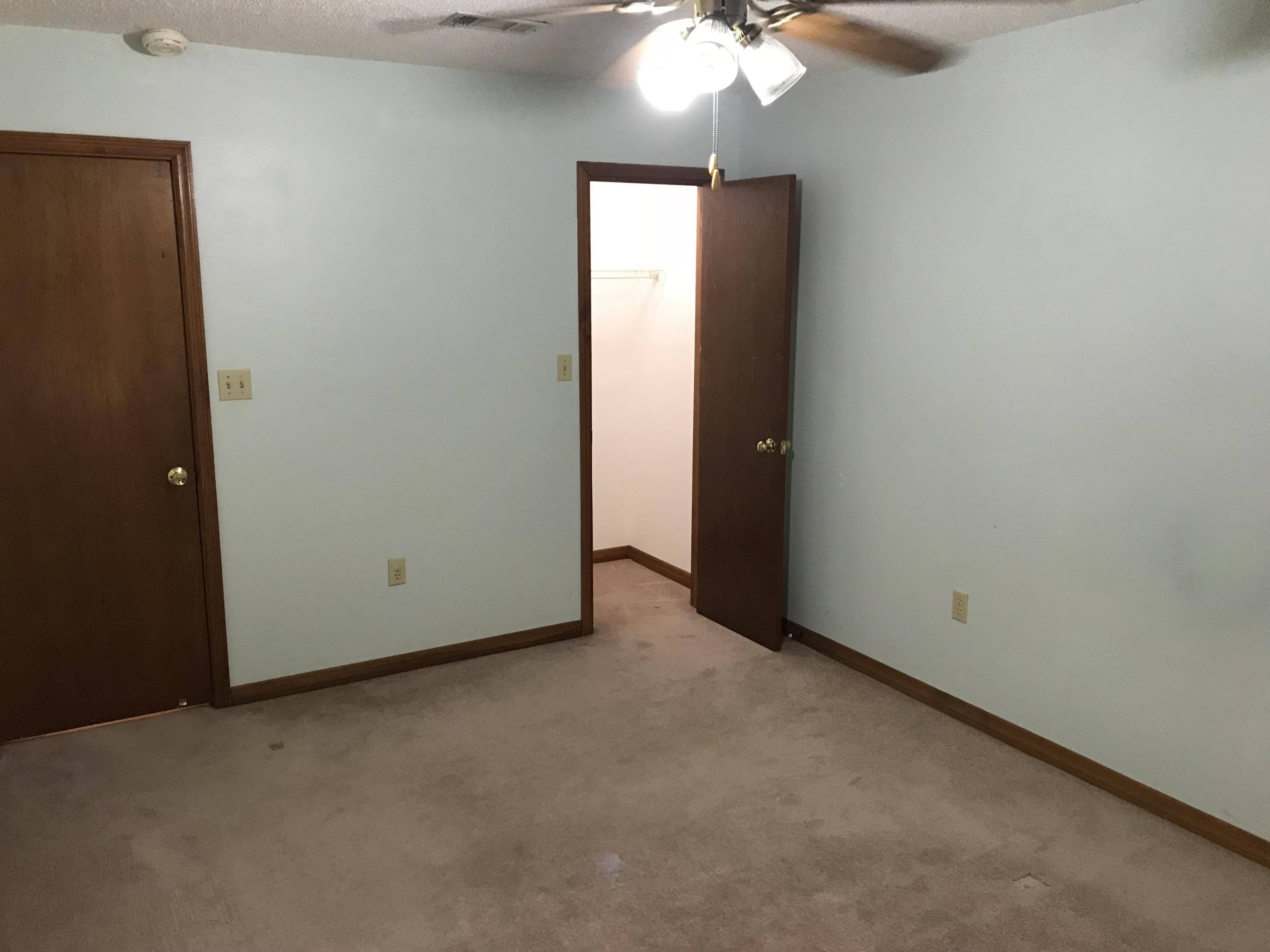 COUNTRYVIEW ESTATES - Residential Lease