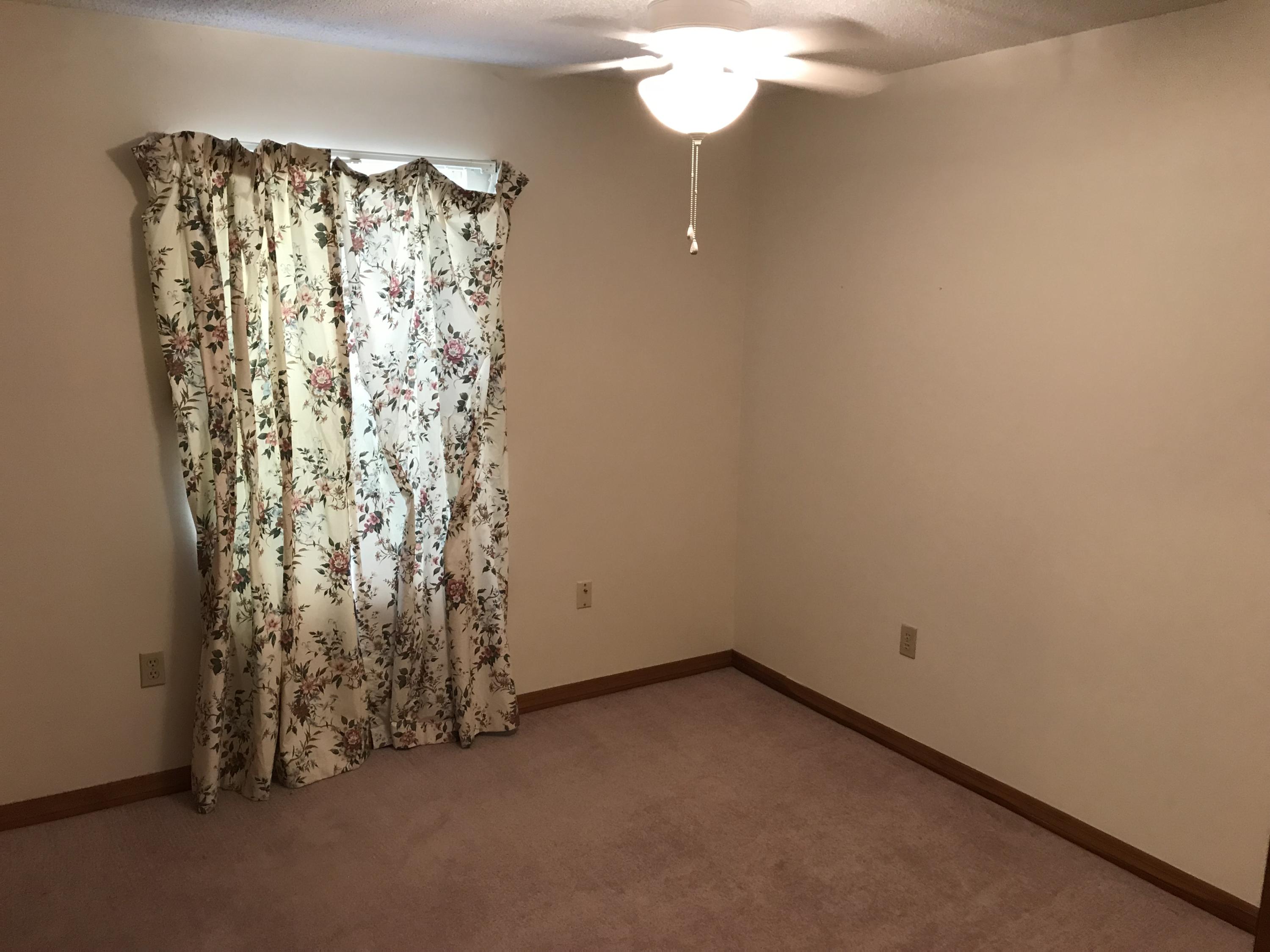 COUNTRYVIEW ESTATES - Residential Lease