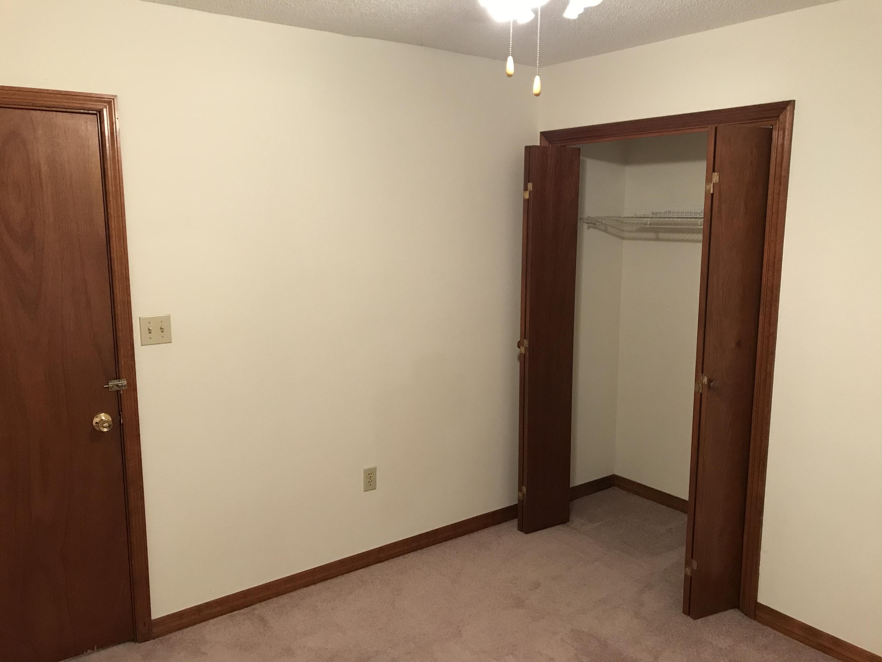 COUNTRYVIEW ESTATES - Residential Lease