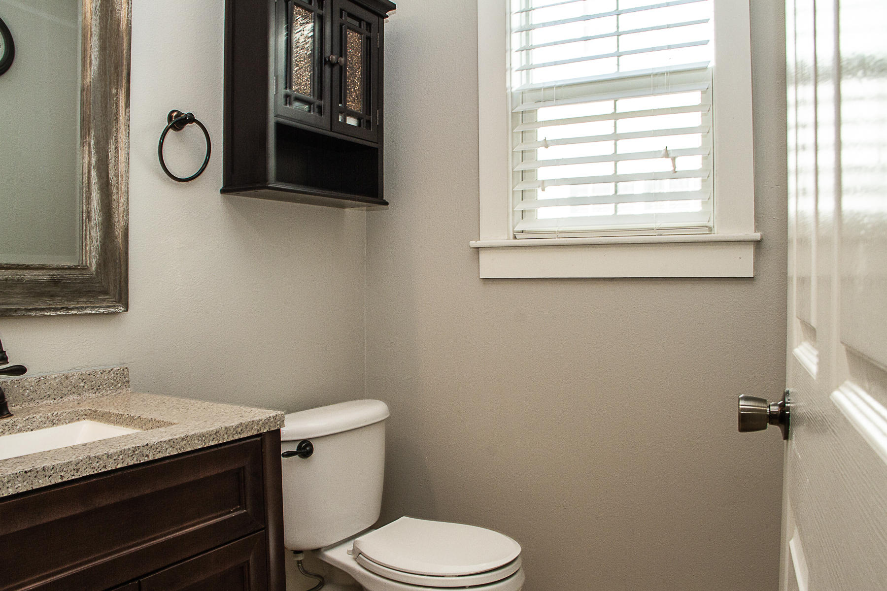 TWIN LAKES ESTATES - Residential Lease