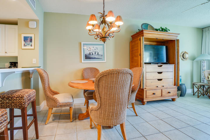 MAJESTIC BEACH TOWERS II - Residential