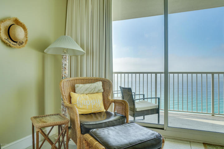 MAJESTIC BEACH TOWERS II - Residential