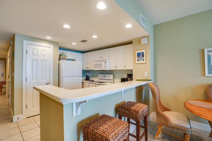 MAJESTIC BEACH TOWERS II - Residential