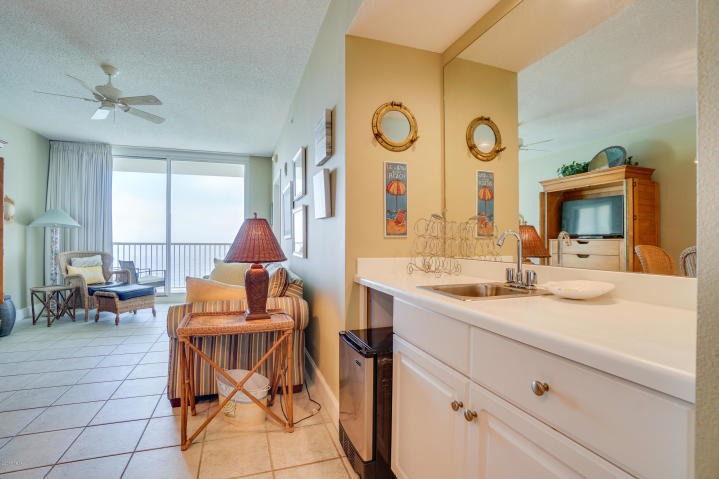 MAJESTIC BEACH TOWERS II - Residential