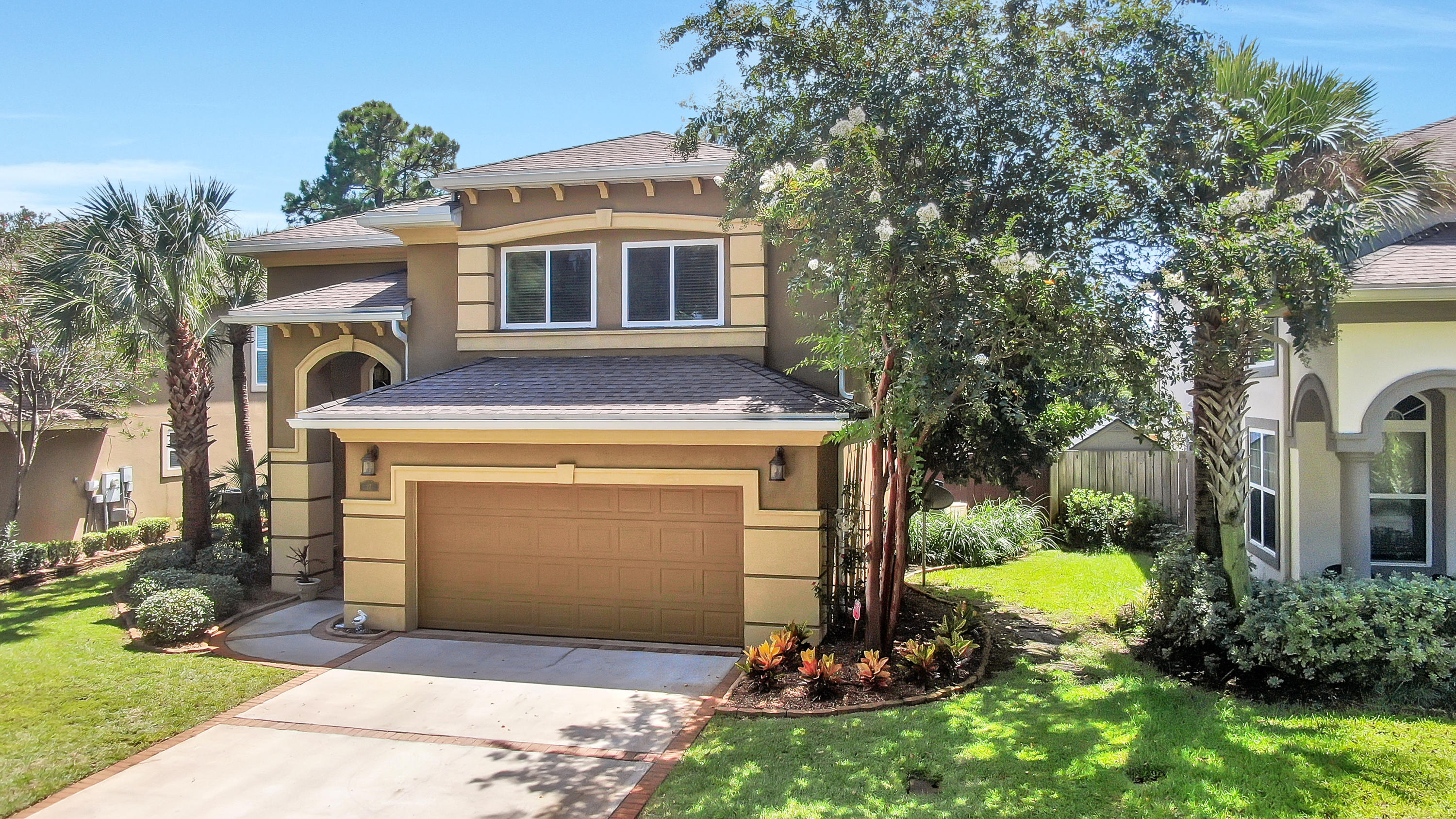 BAYWALK Landing - Residential