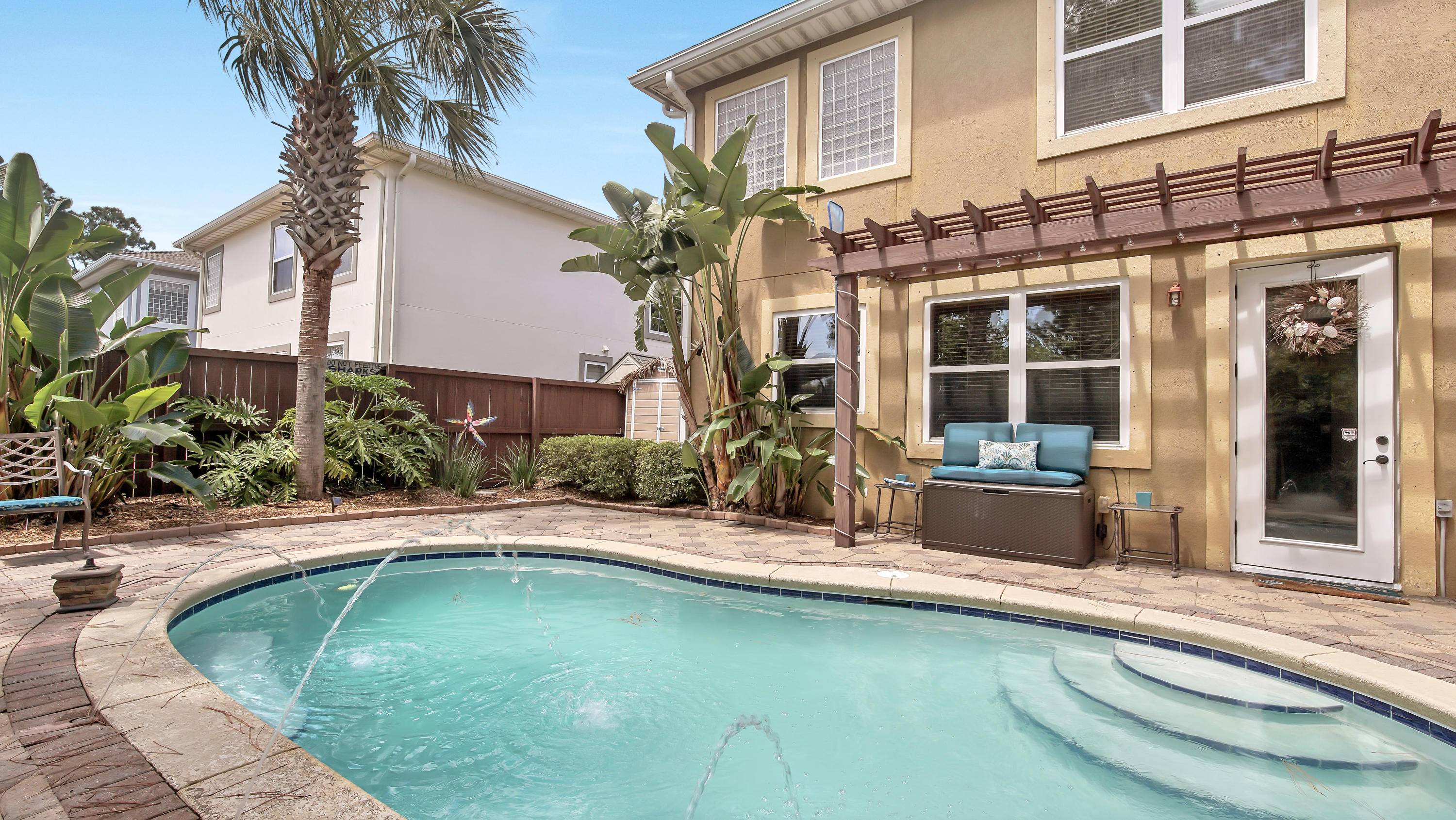 BAYWALK Landing - Residential