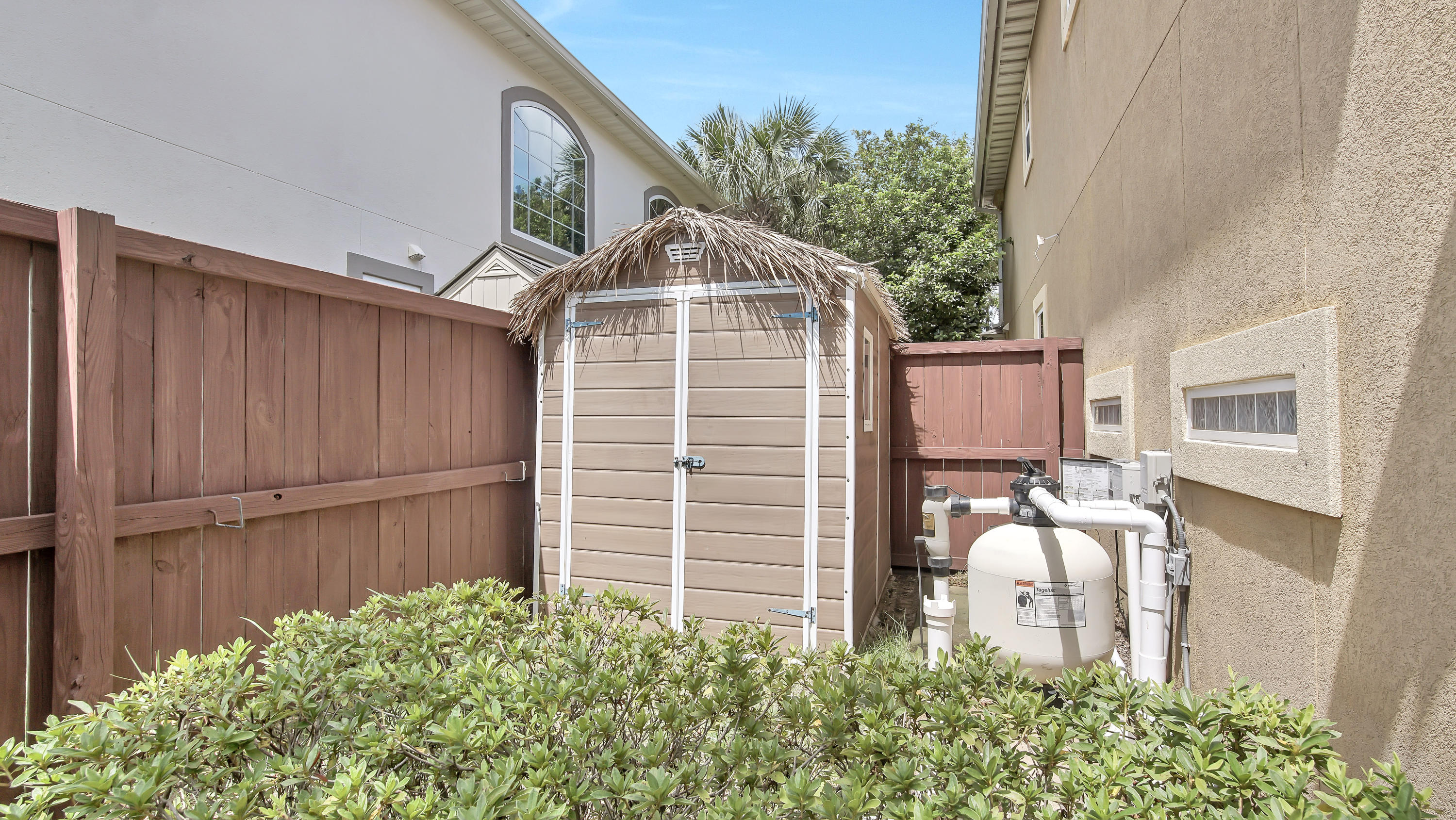 BAYWALK Landing - Residential