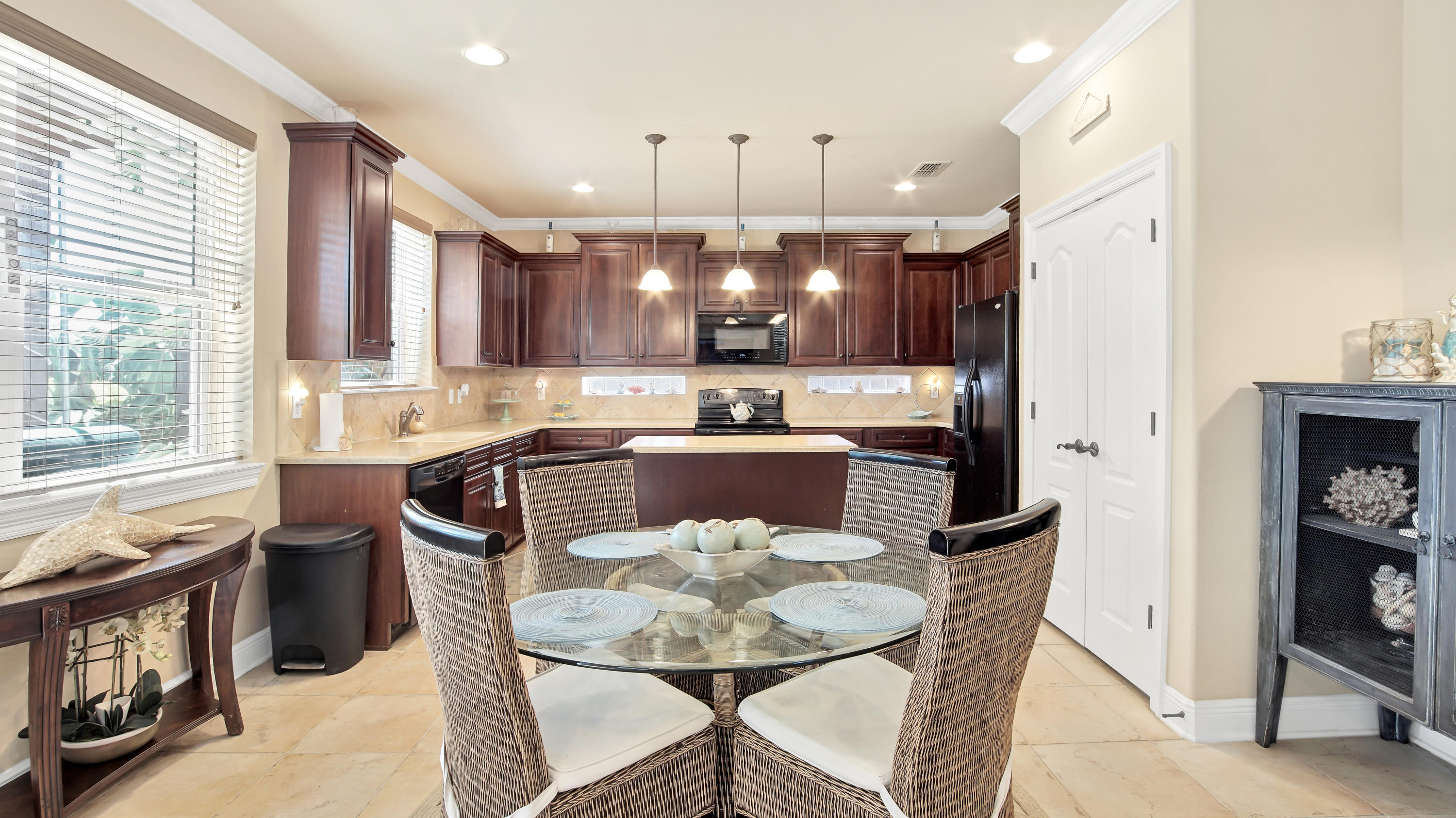 BAYWALK Landing - Residential