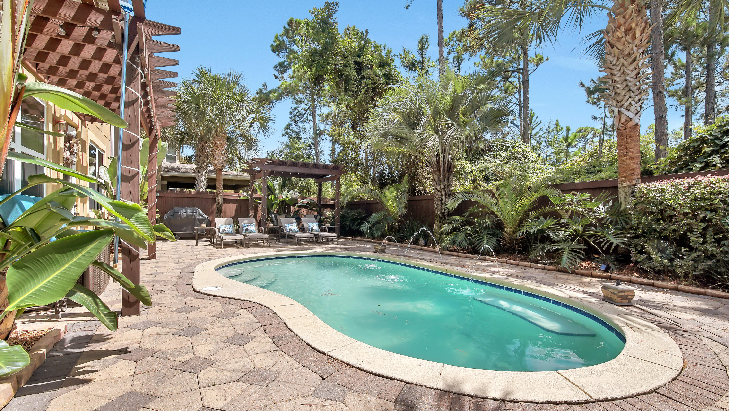 BAYWALK Landing - Residential