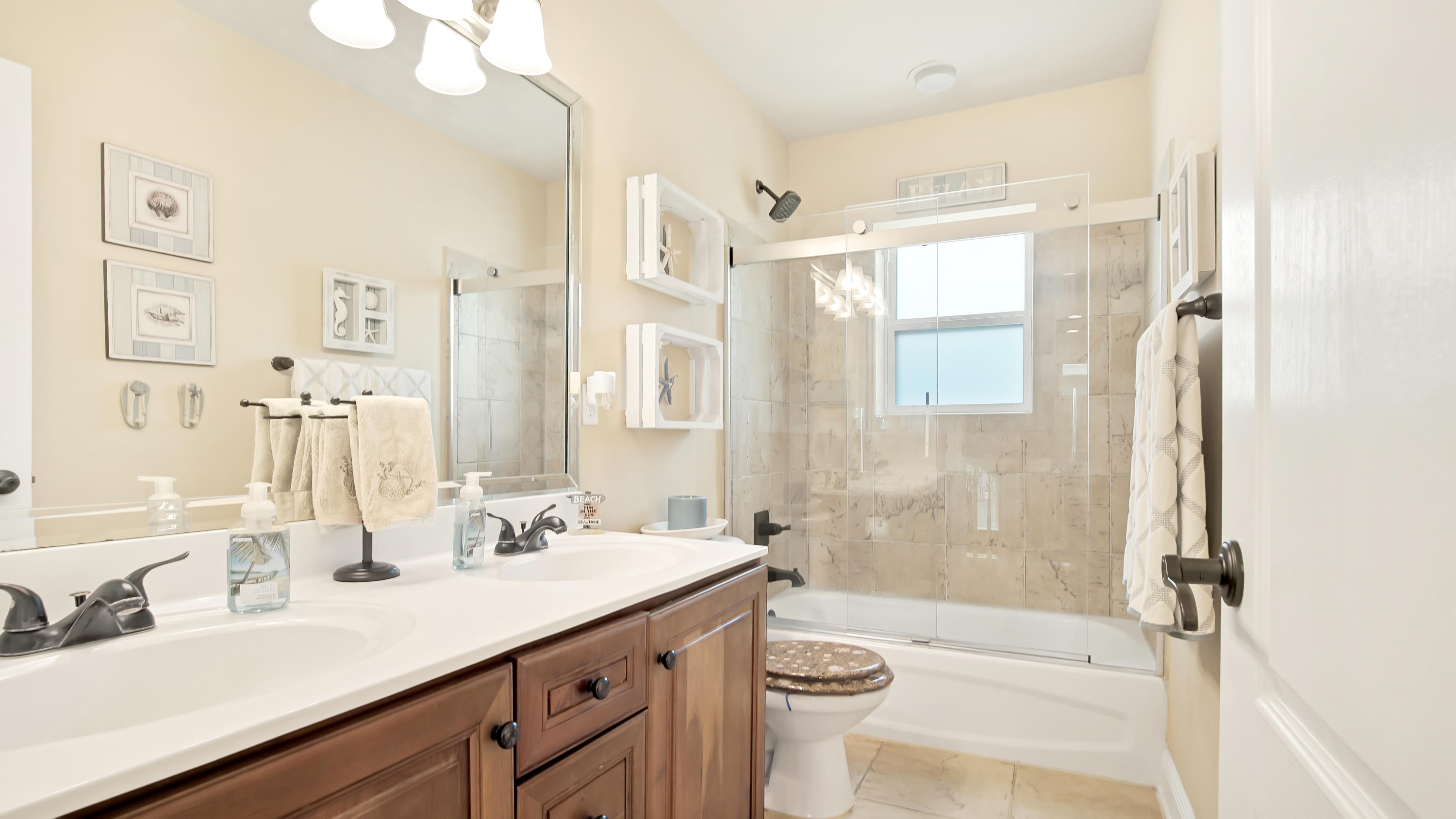BAYWALK Landing - Residential