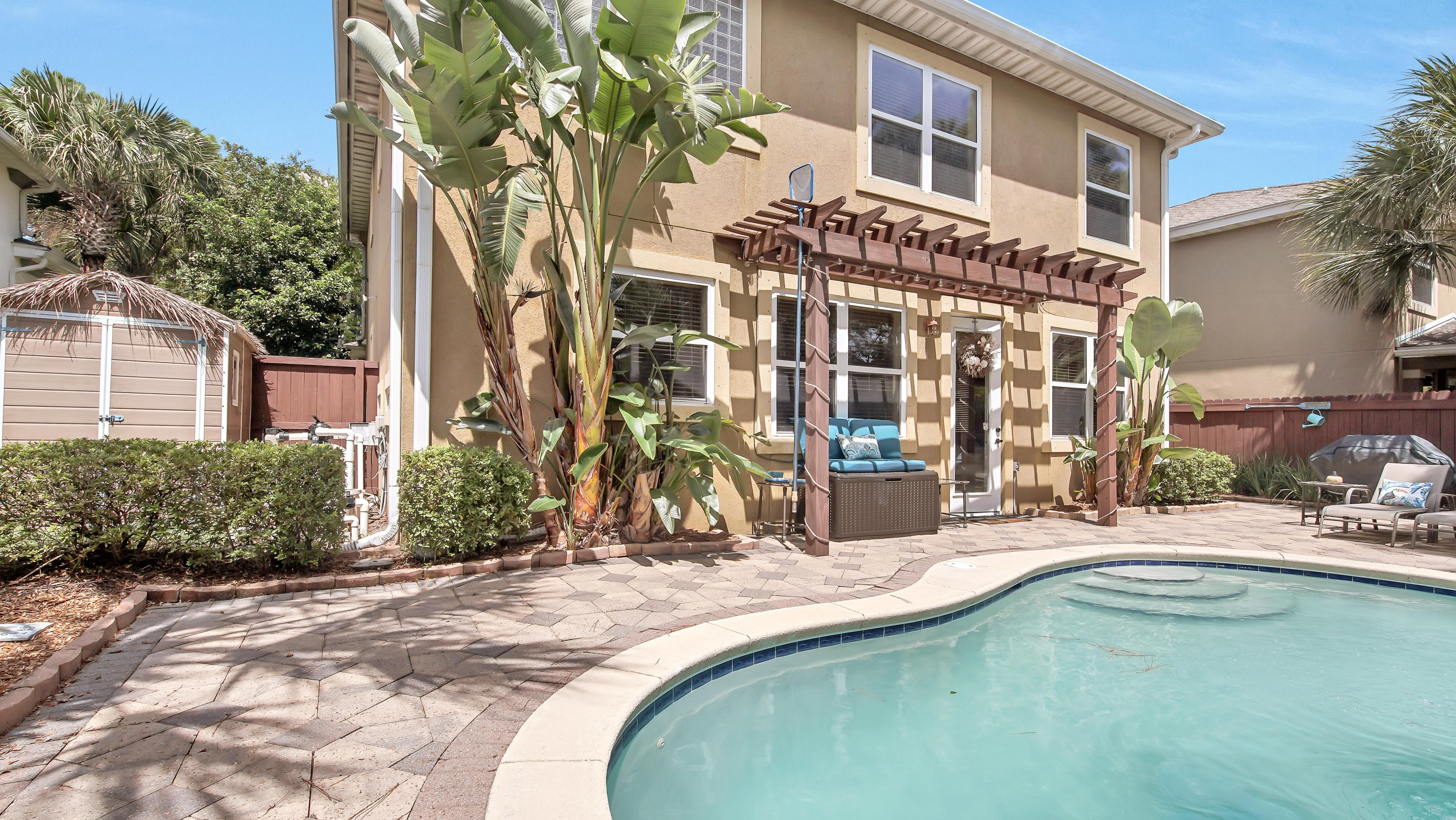 BAYWALK Landing - Residential