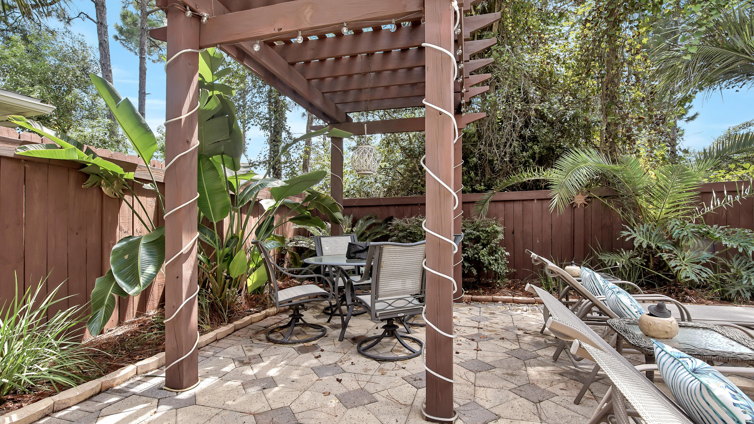 BAYWALK Landing - Residential