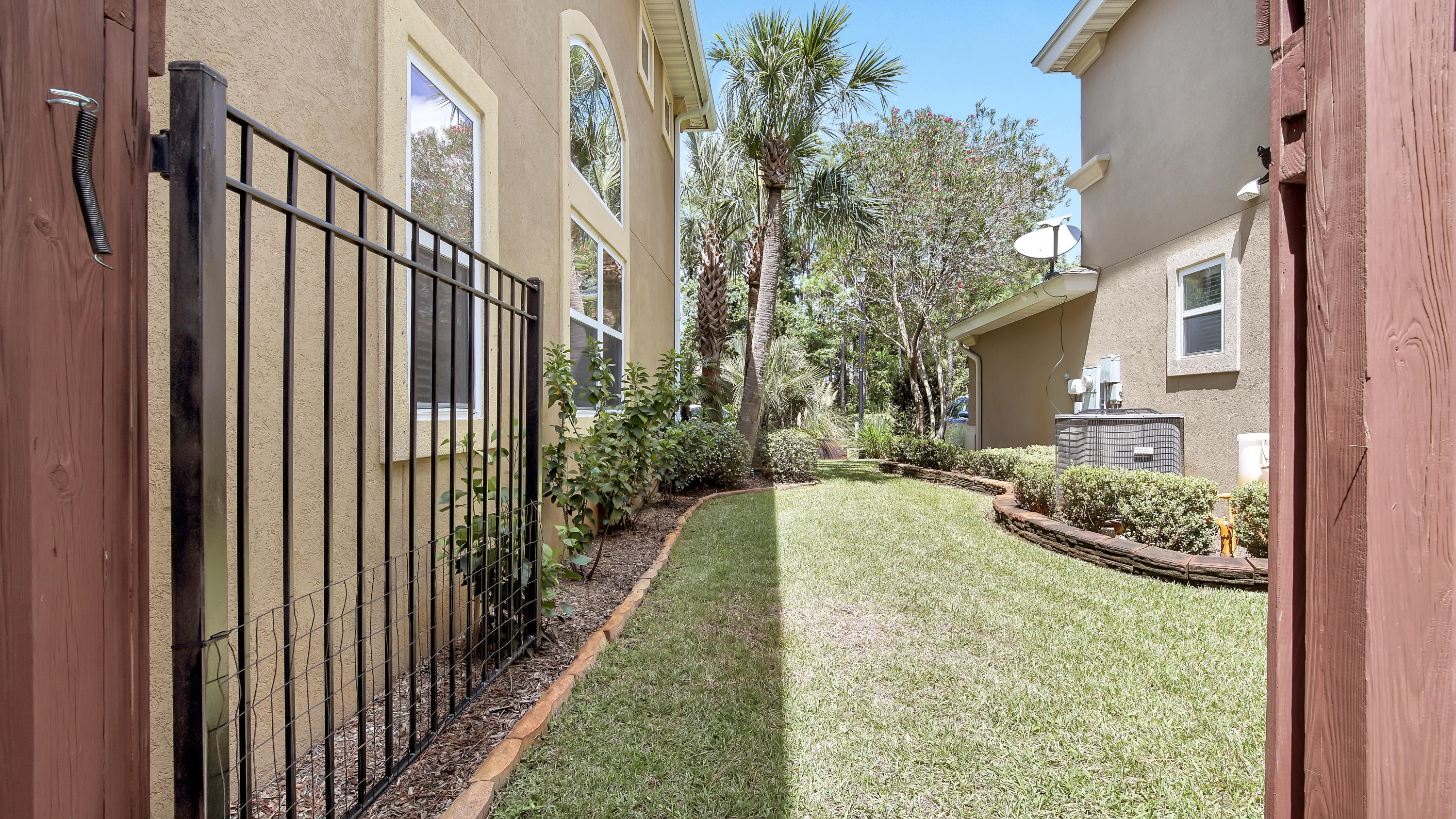 BAYWALK Landing - Residential