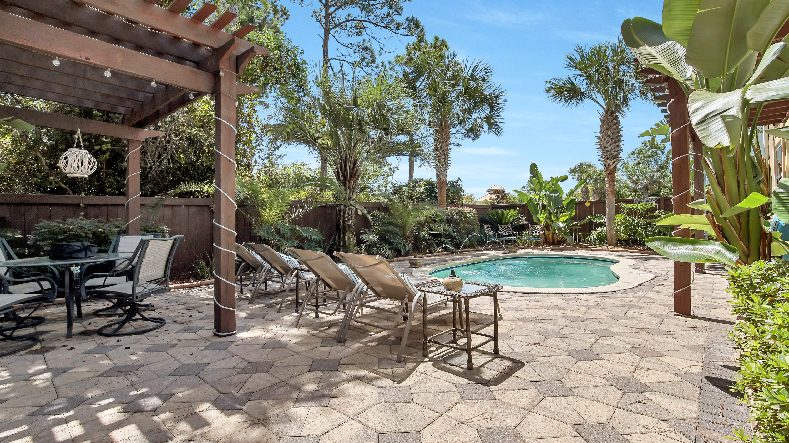BAYWALK Landing - Residential