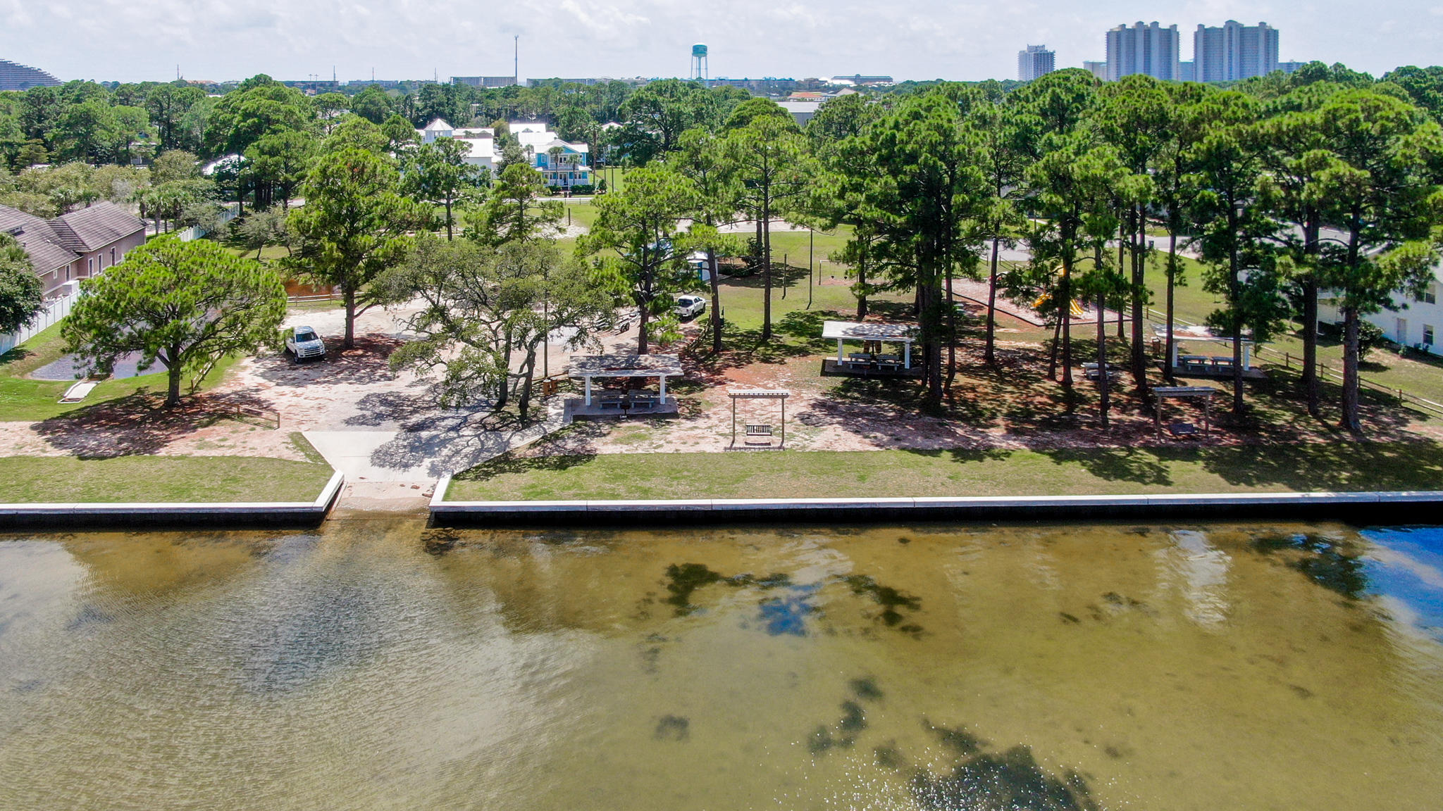 BAYWALK Landing - Residential