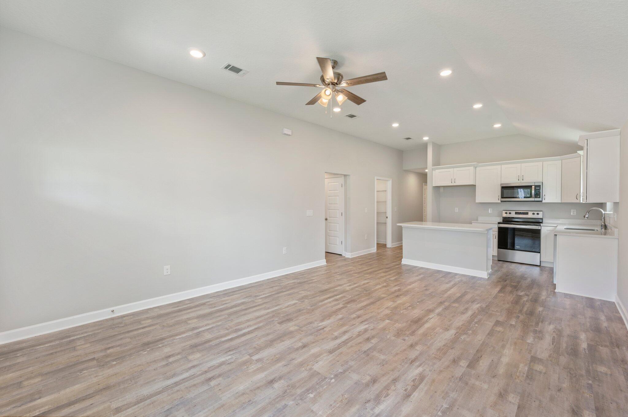 MORRIS ADDN TO CRESTVIEW - Residential
