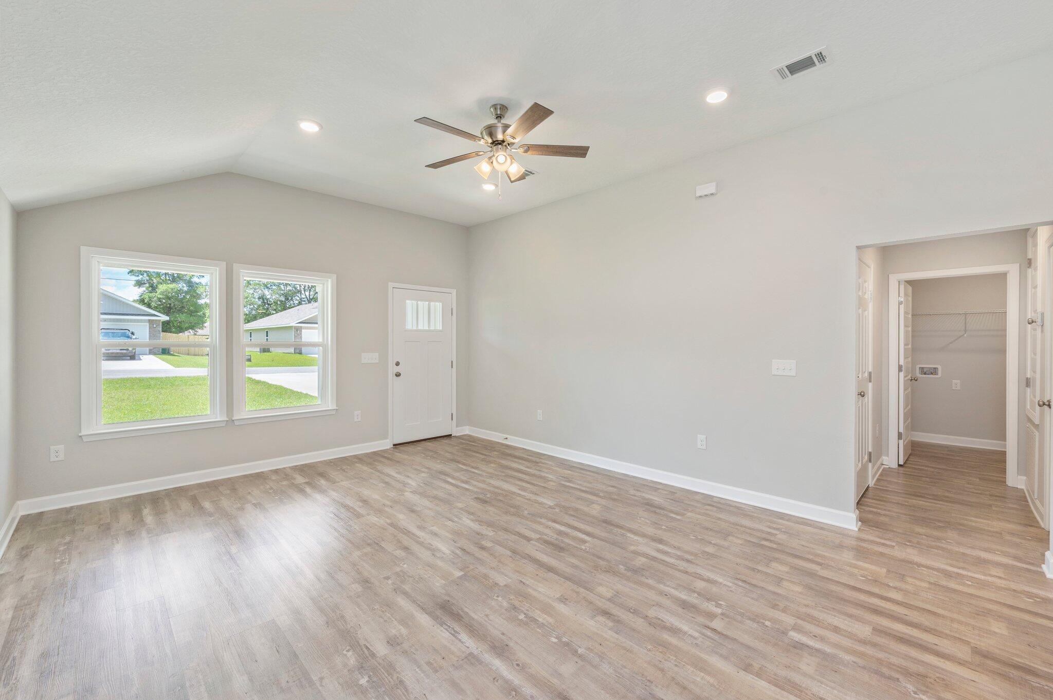 MORRIS ADDN TO CRESTVIEW - Residential