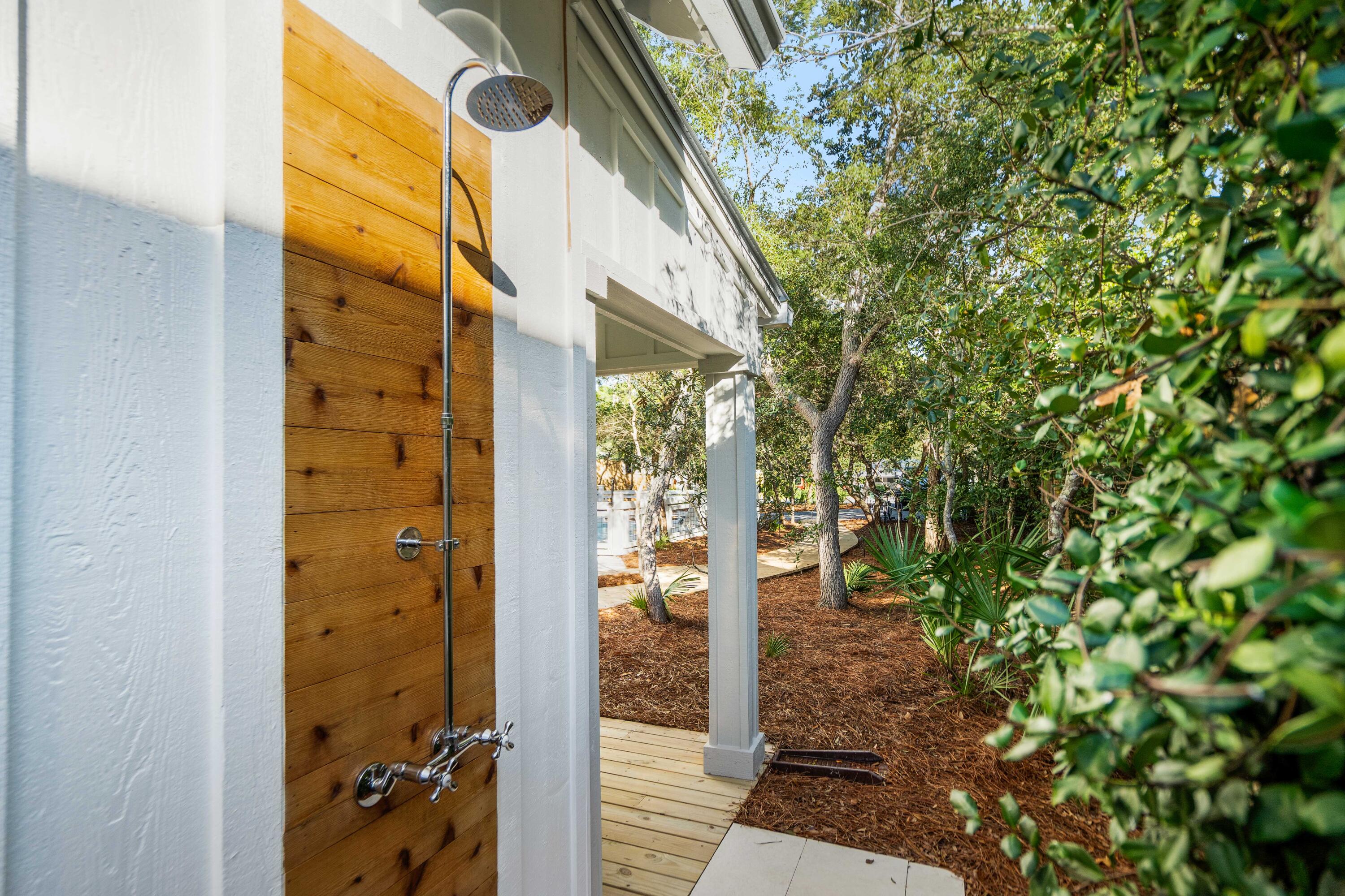 EASTERN LAKE S/D - Residential
