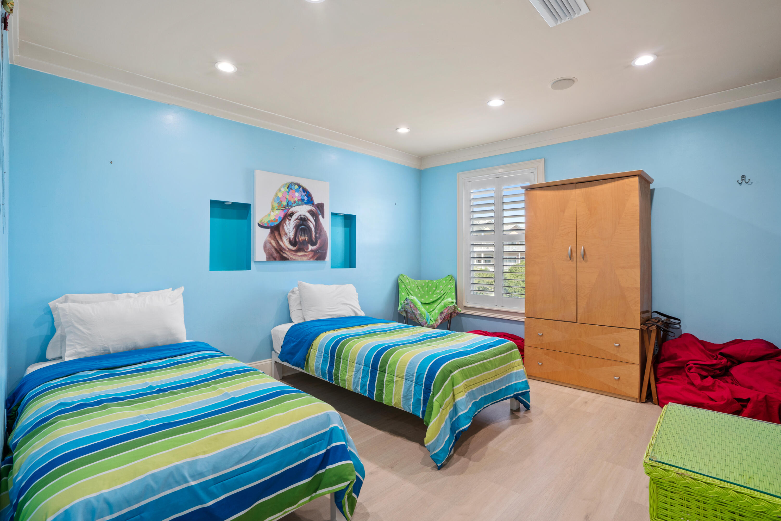 SAND PEBBLES T/H - Residential