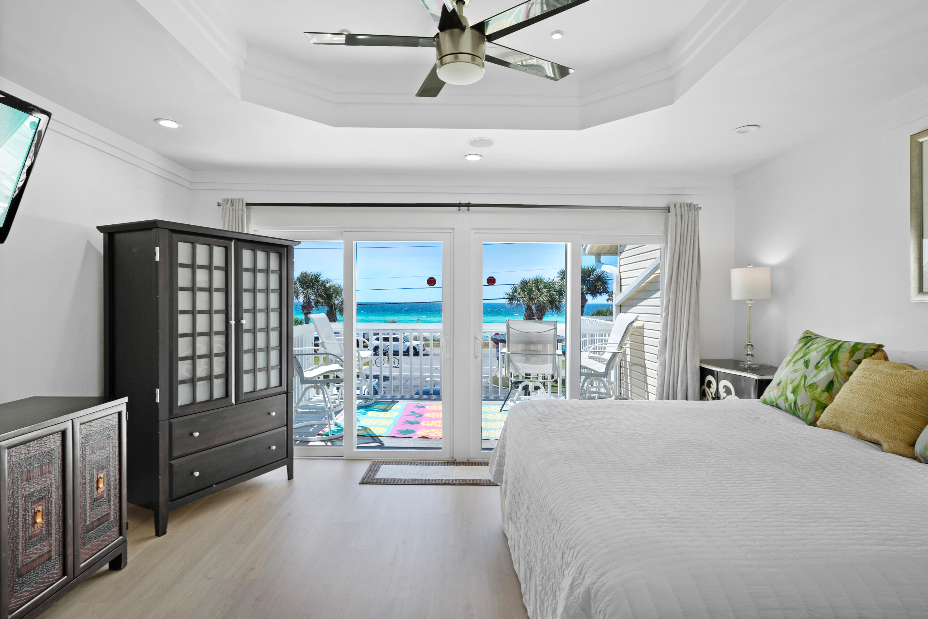 SAND PEBBLES T/H - Residential
