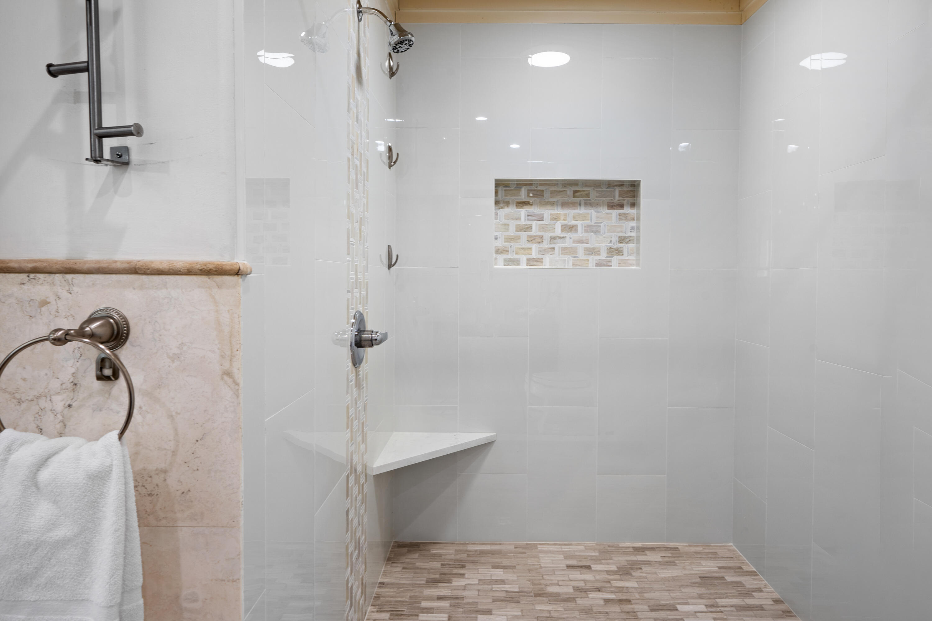 SAND PEBBLES T/H - Residential
