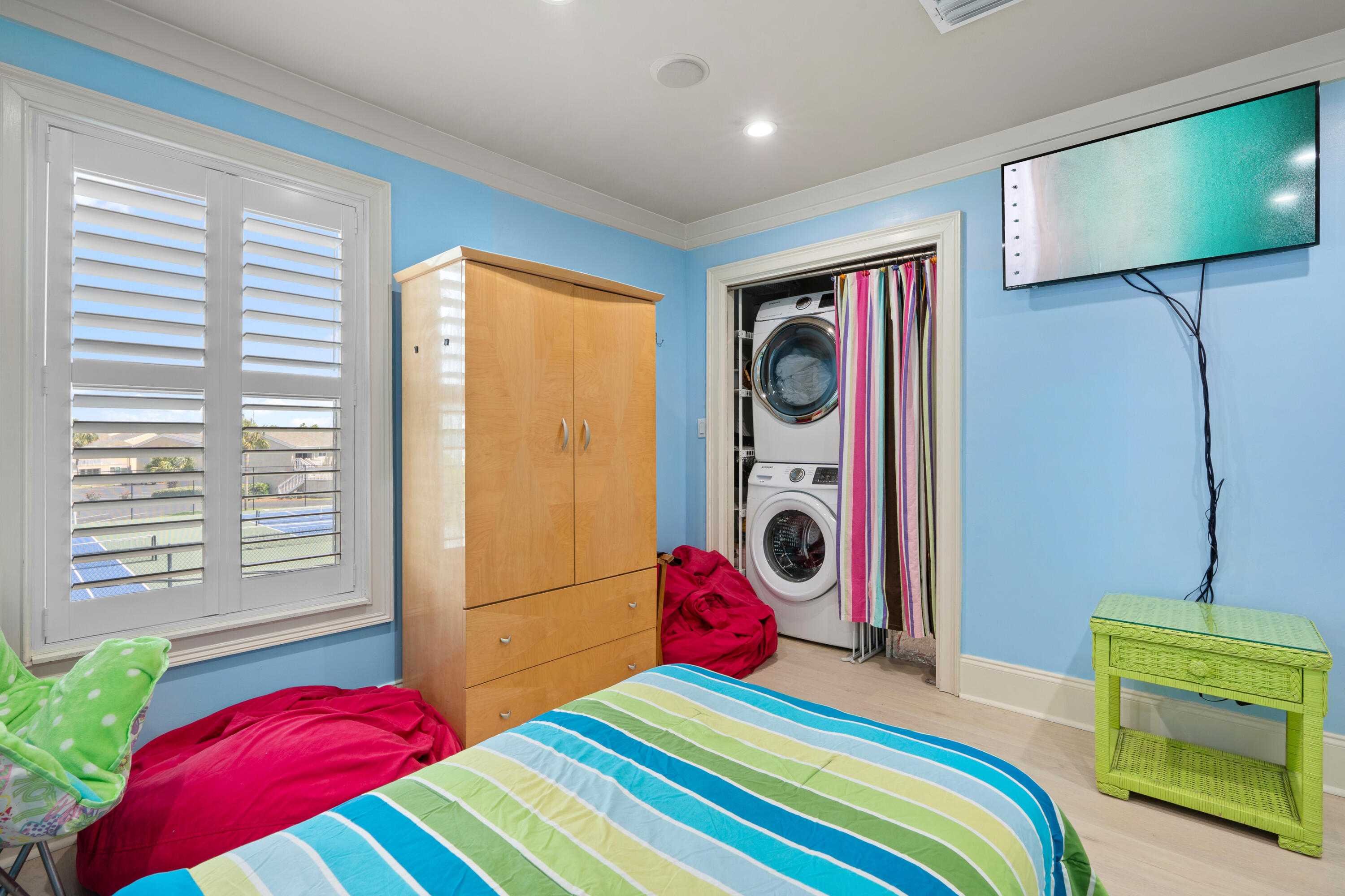 SAND PEBBLES T/H - Residential