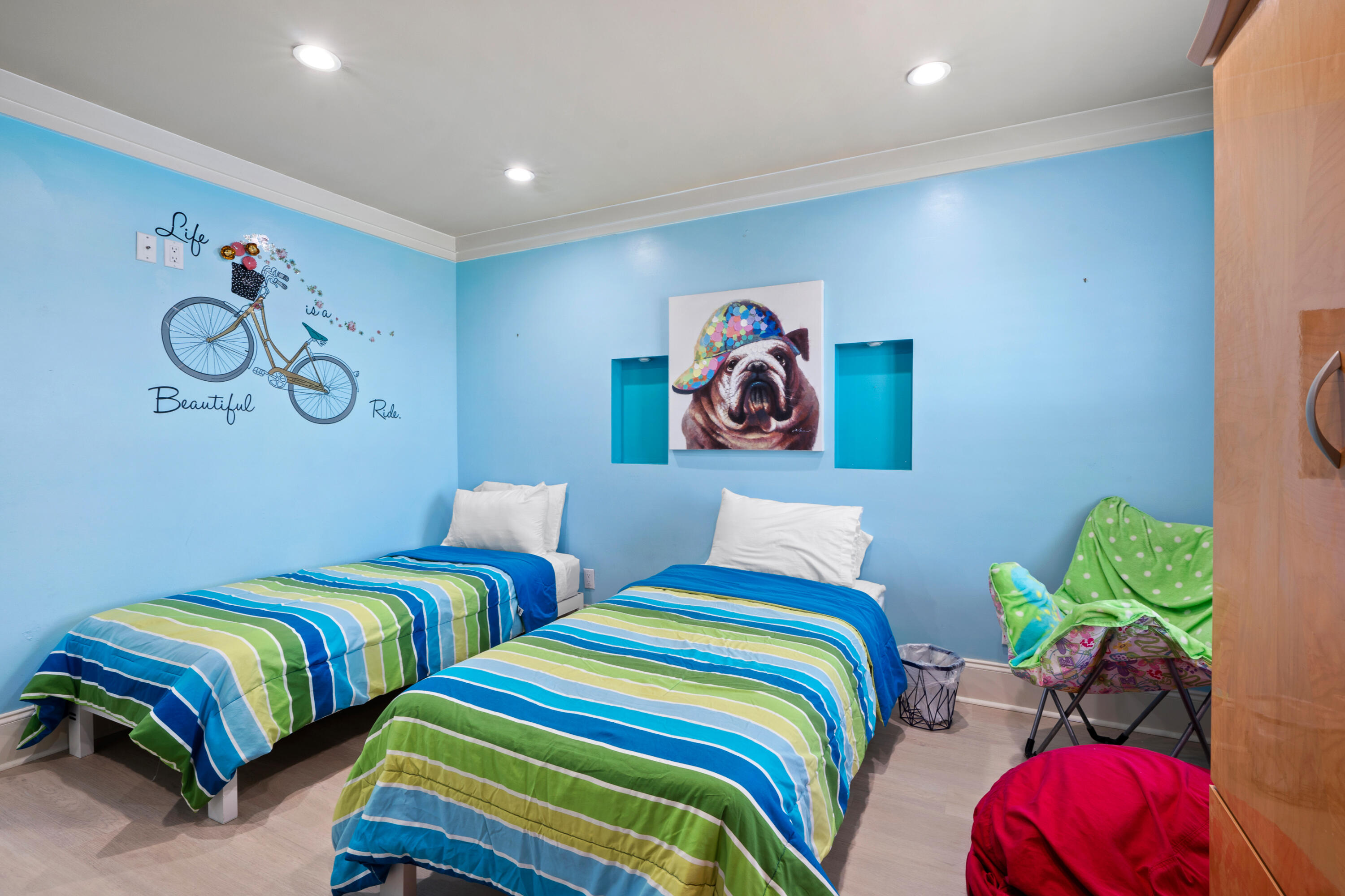 SAND PEBBLES T/H - Residential