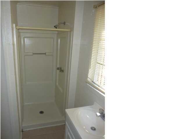 PINEVIEW - Residential Lease