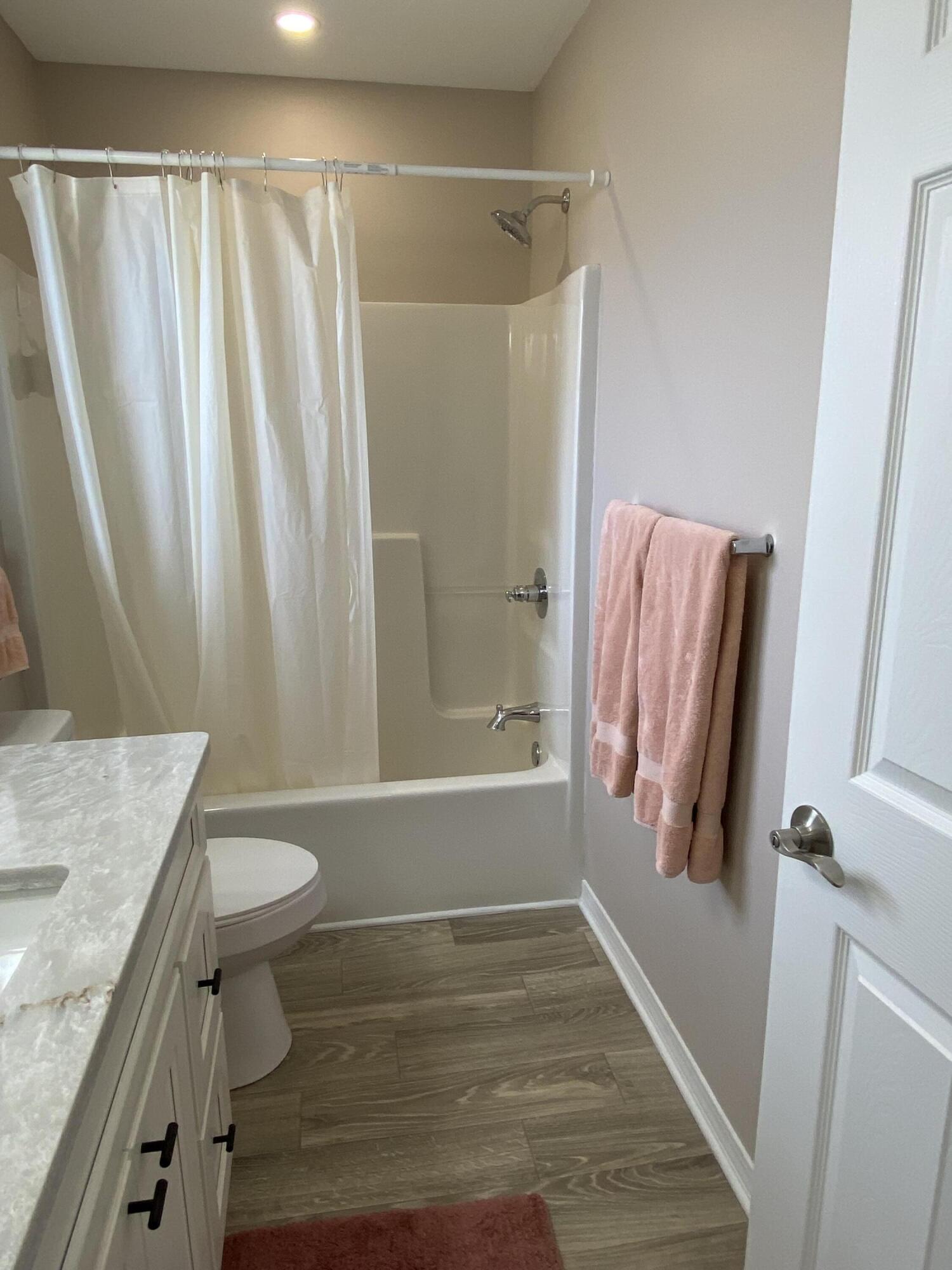 HOLLEY BY THE SEA - Residential