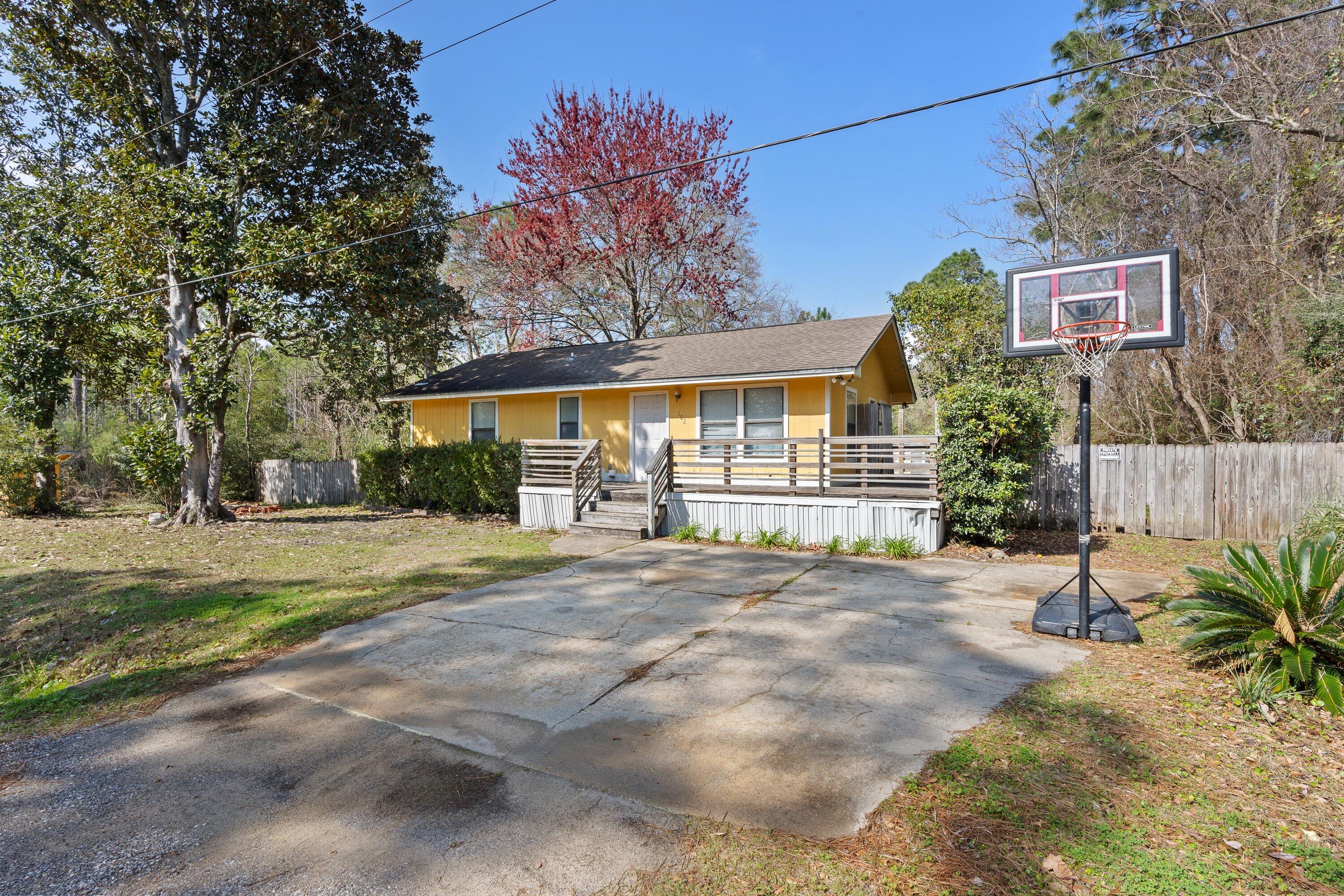 TOWN OF SANTA ROSA - Residential