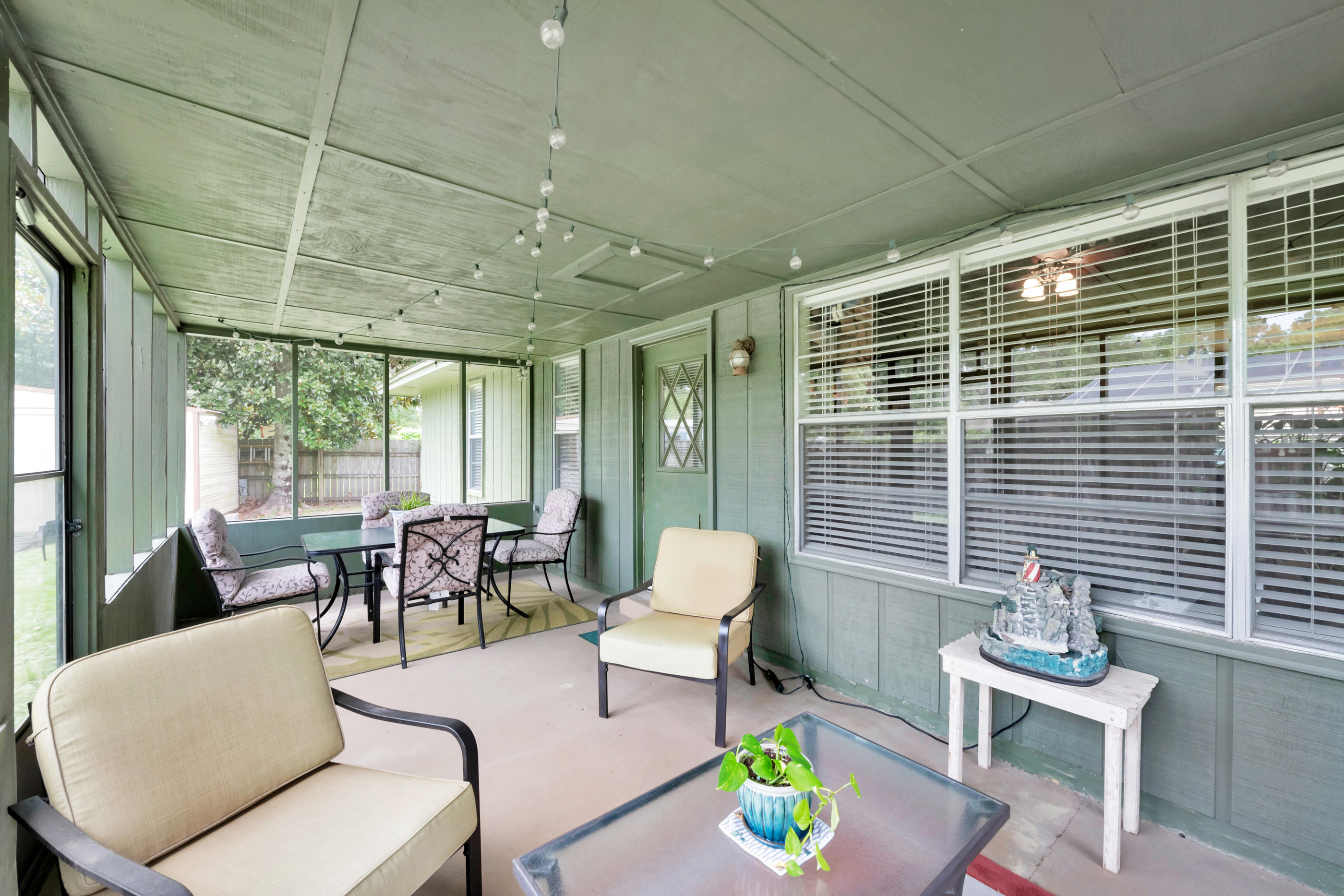TANGLEWOOD S/D 1ST ADDN - Residential