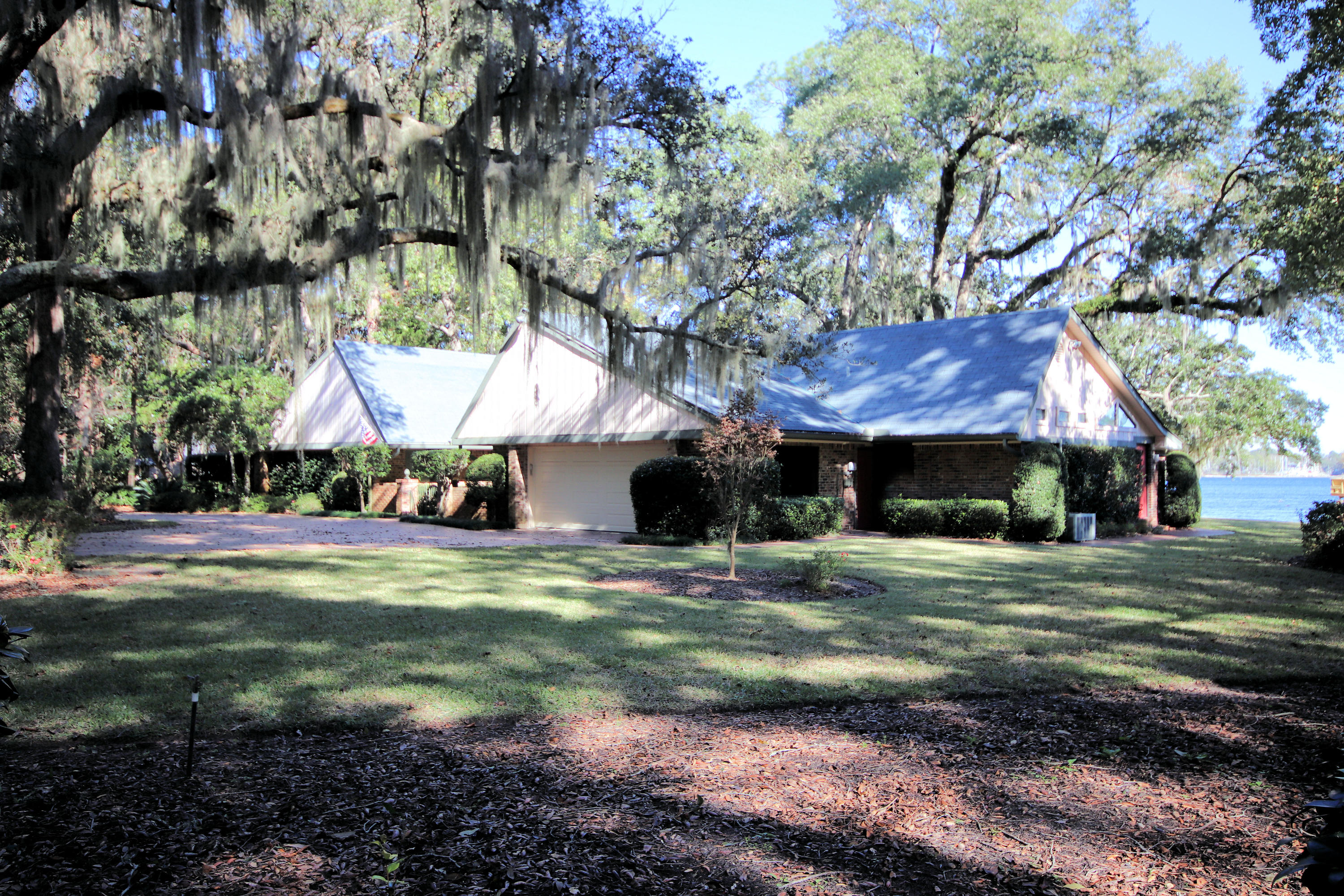 BAHIA VISTA - Residential Lease
