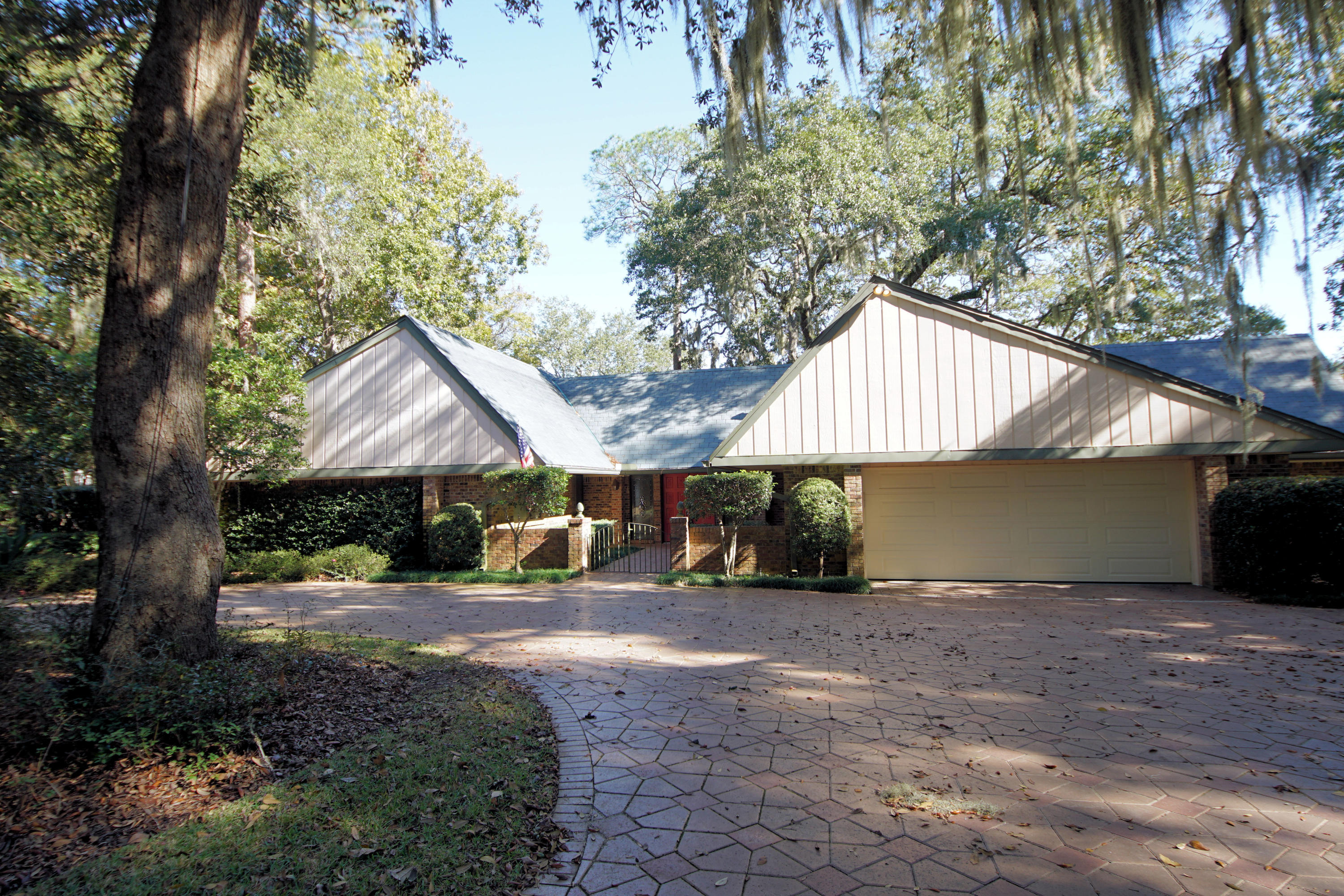 BAHIA VISTA - Residential Lease