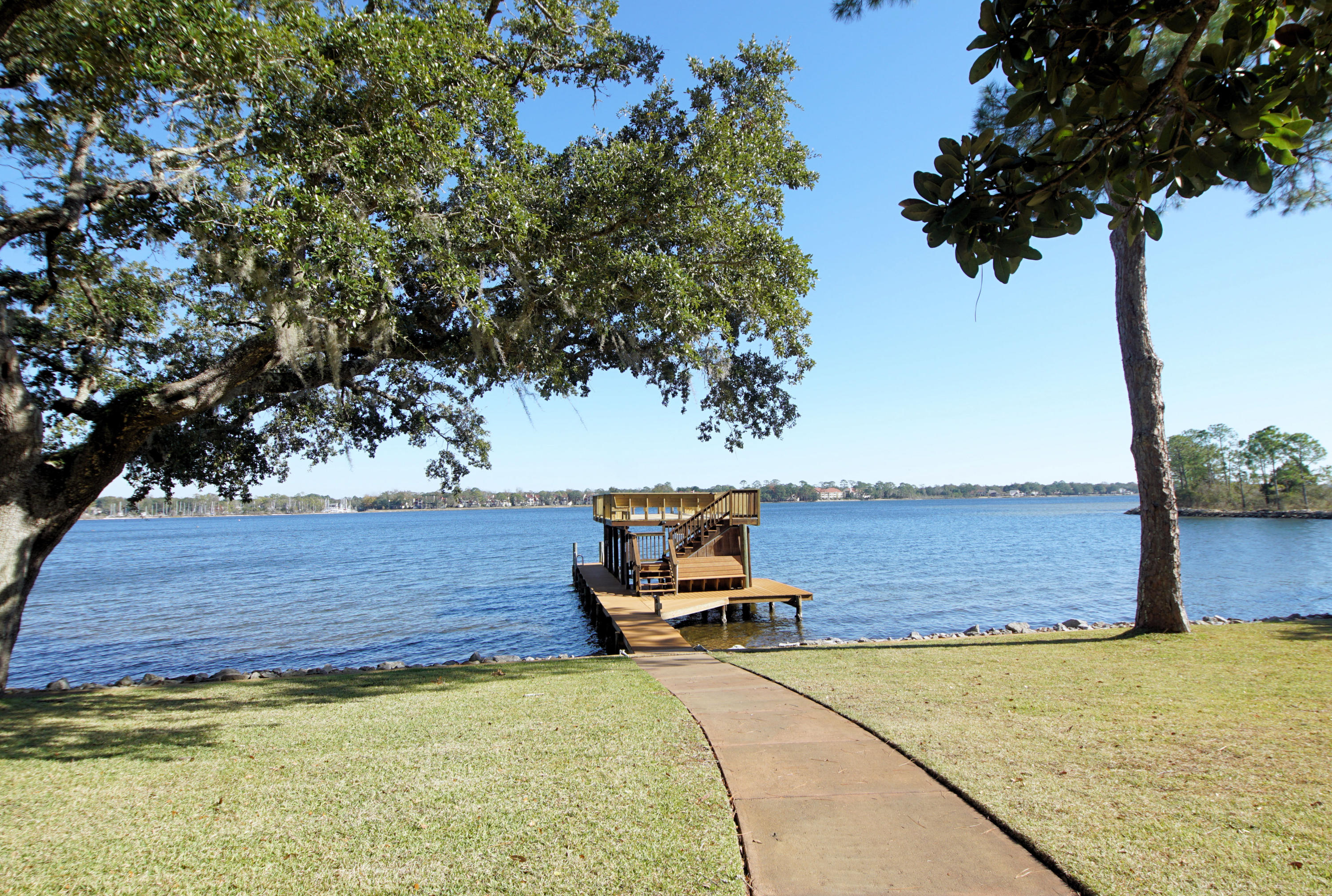 BAHIA VISTA - Residential Lease