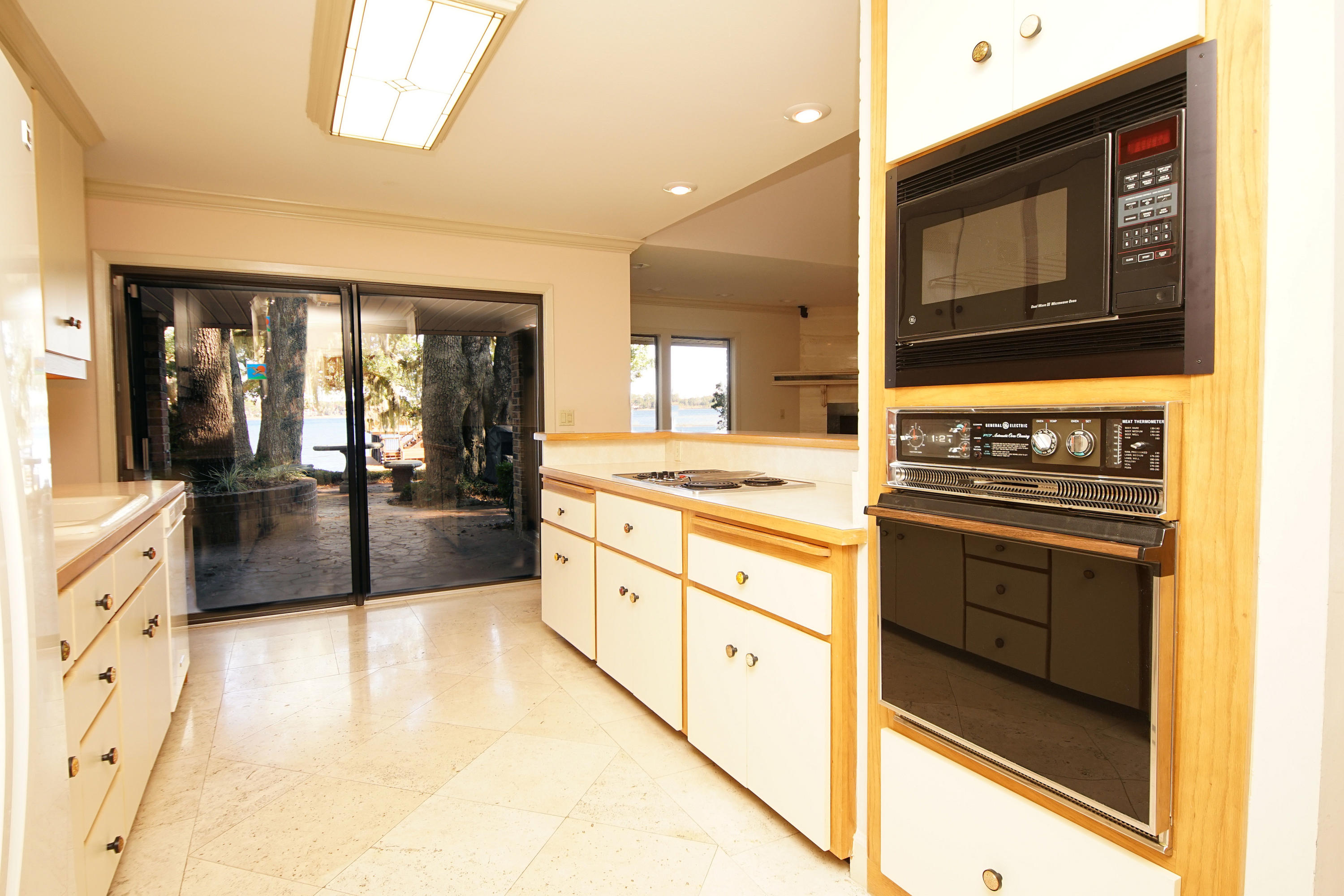 BAHIA VISTA - Residential Lease