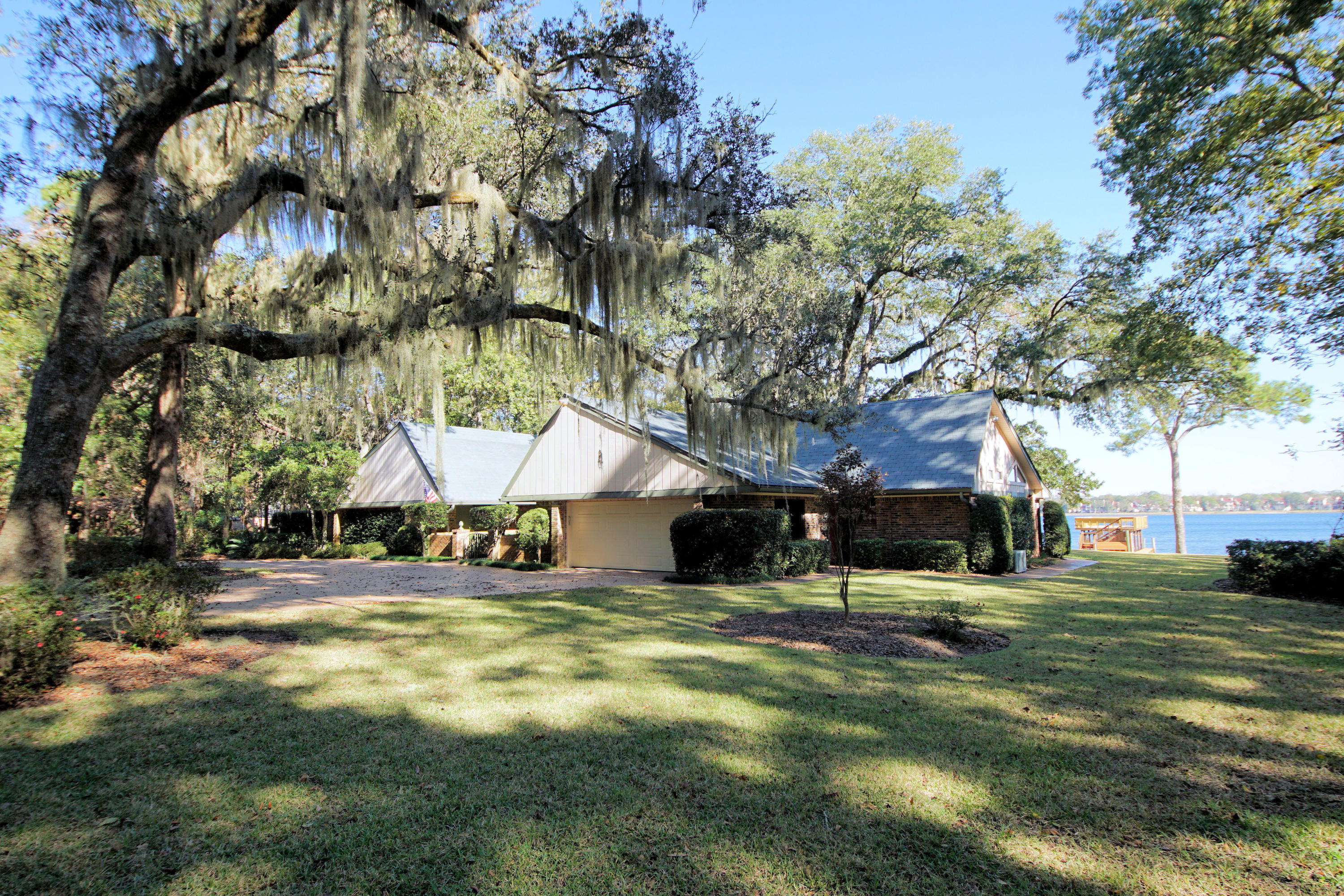 BAHIA VISTA - Residential Lease