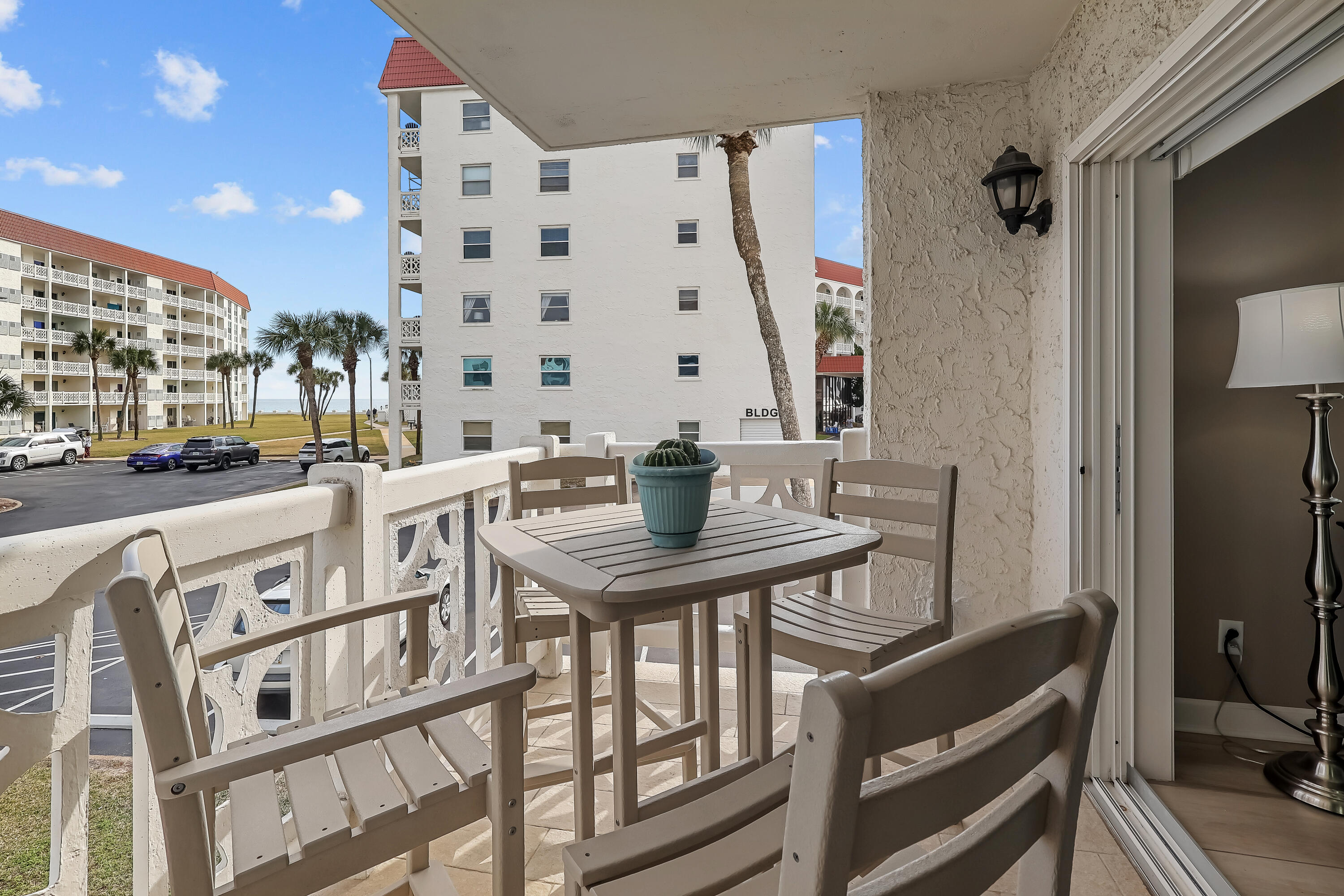 EL MATADOR CONDO - Residential