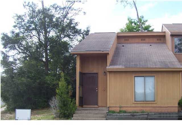 Nice one bedroom townhome in a great location close to Northwest Fla State College, Eglin & 7th. Special Forces. Tile flooring in kitchen & bathroom. Sorry NO pets allowed & NO smoking. Available January 16 for $725/month. Any person 18 years old or older need to complete a separate application. $725 Security deposit and $85 re-key fee required.