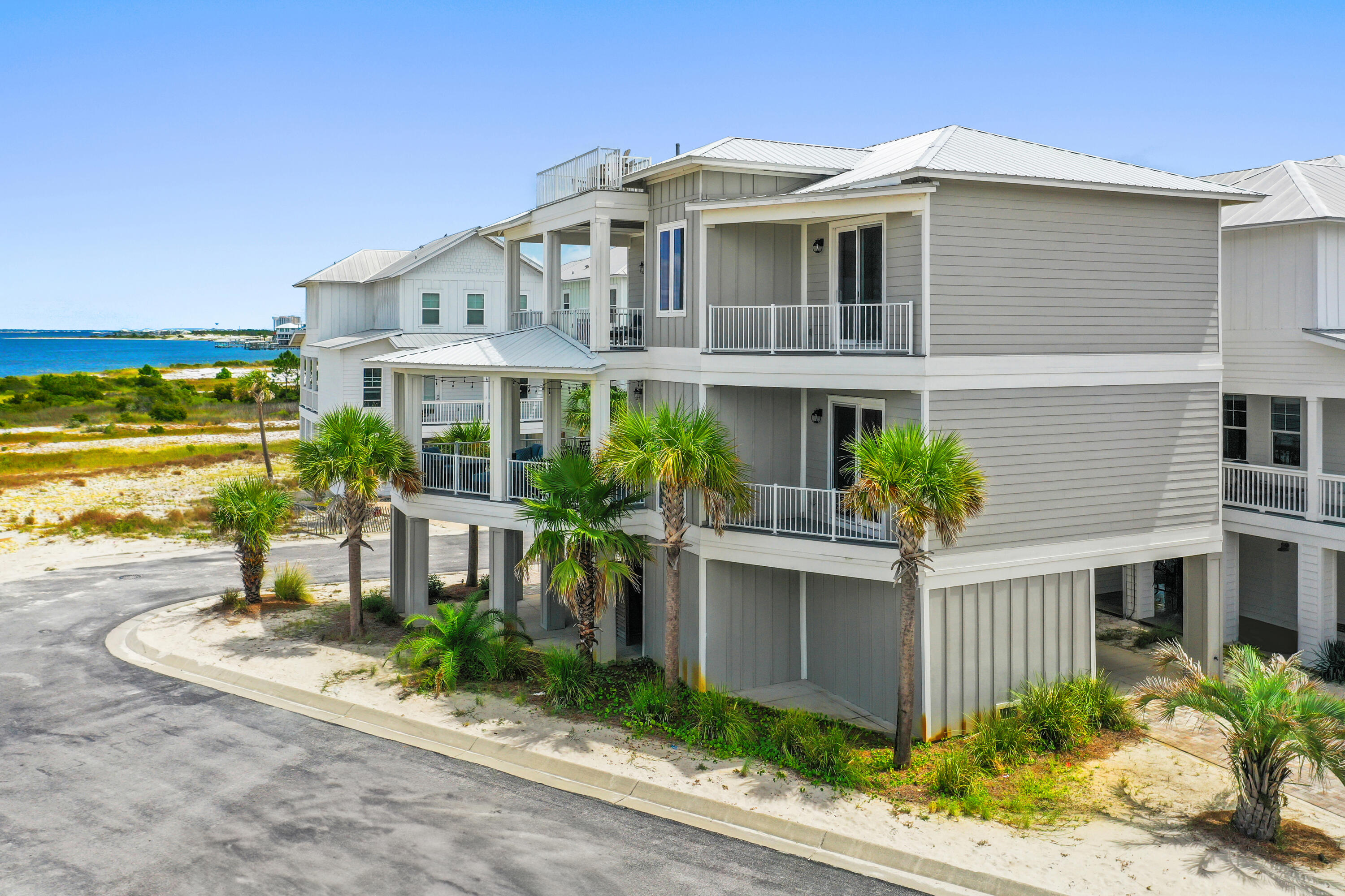 BY THE SEA - Residential