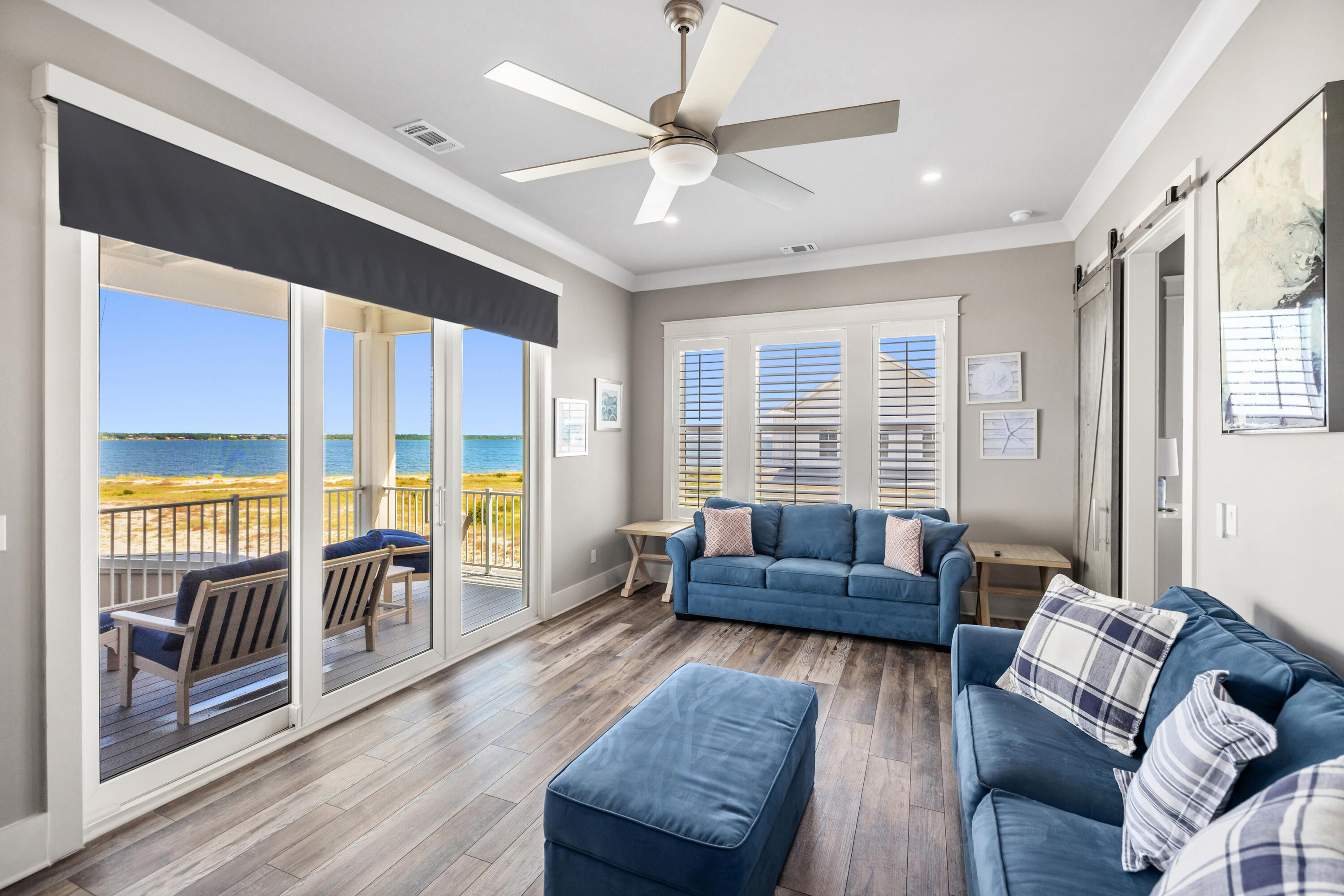BY THE SEA - Residential