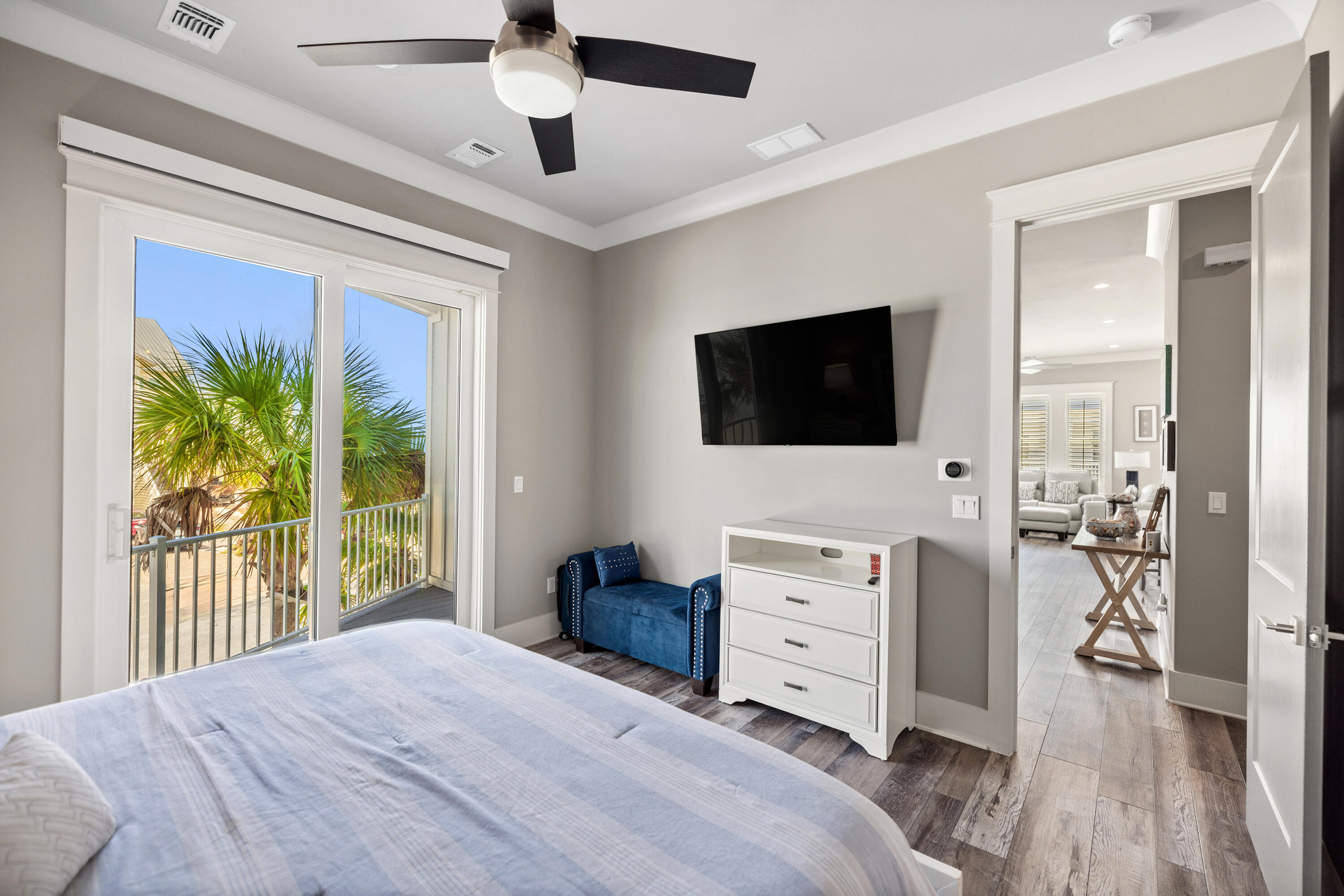 BY THE SEA - Residential