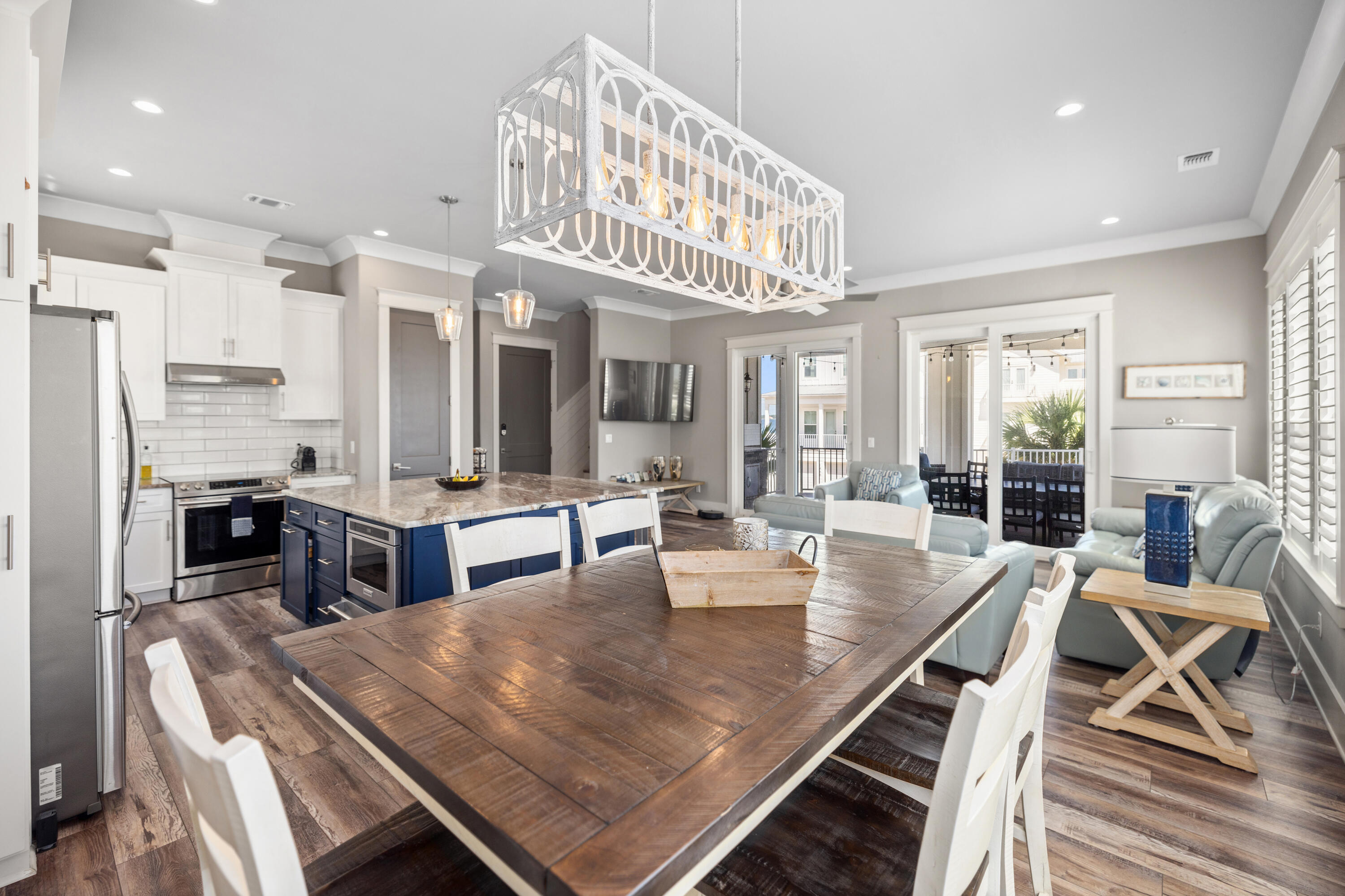 BY THE SEA - Residential
