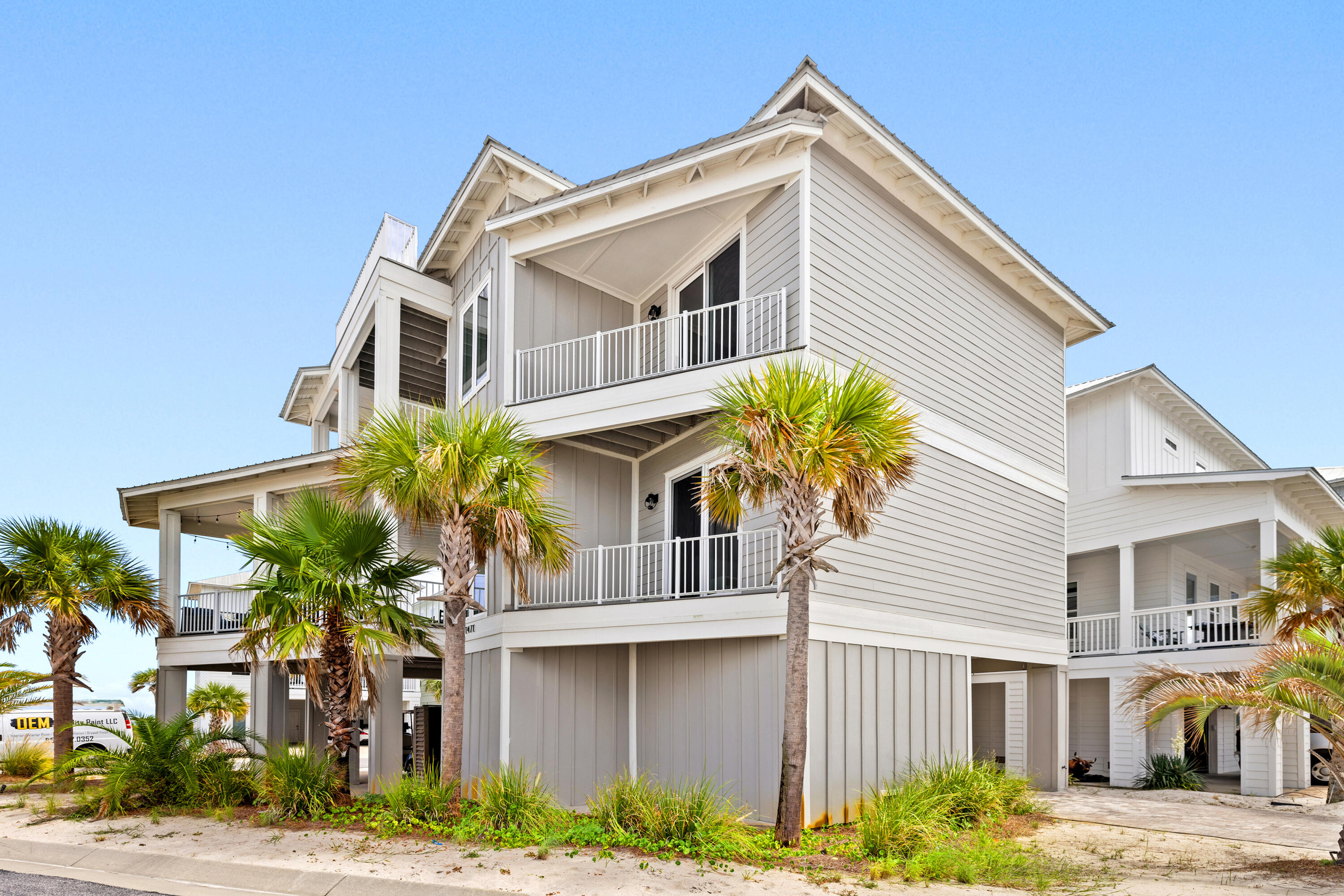 BY THE SEA - Residential