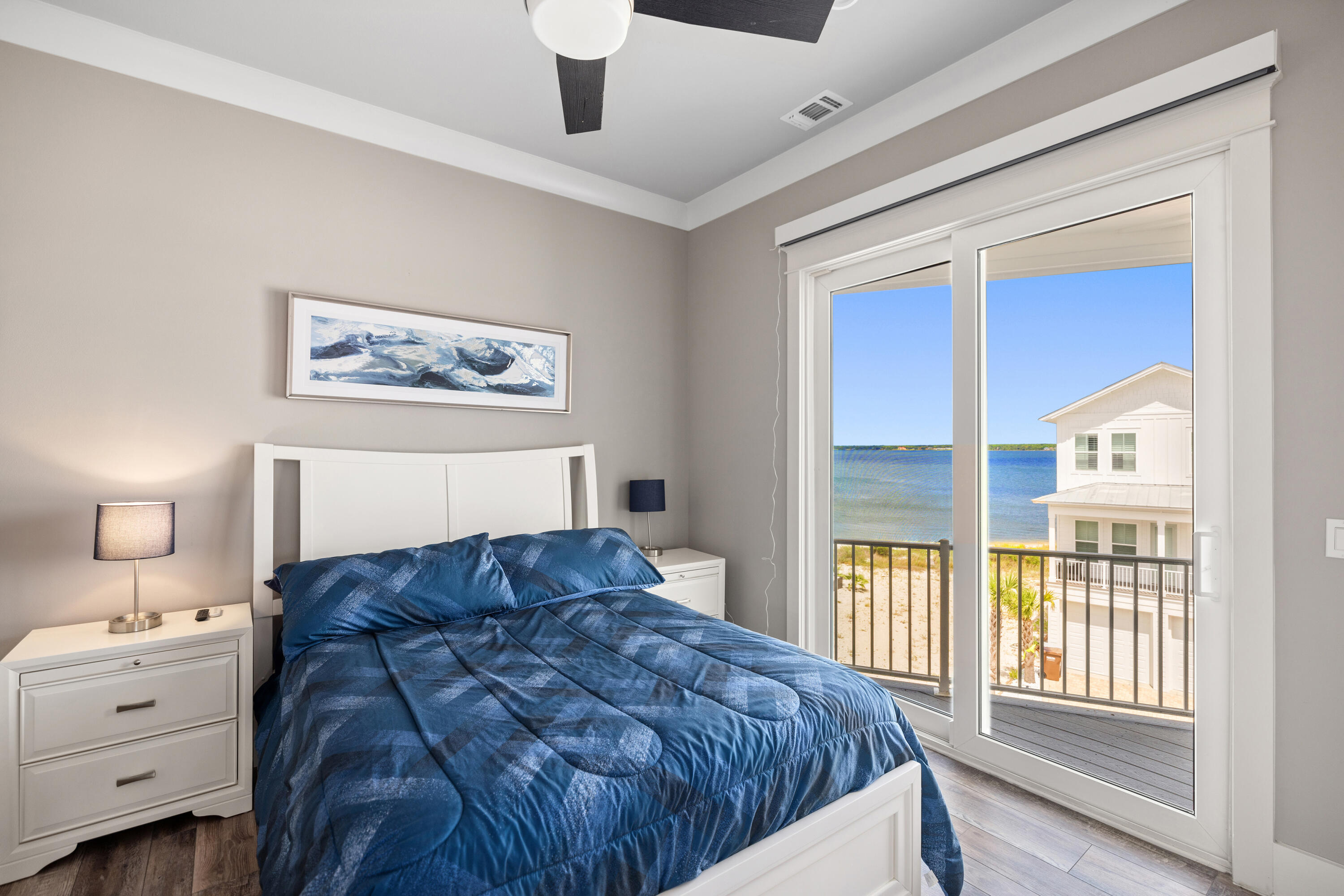 BY THE SEA - Residential