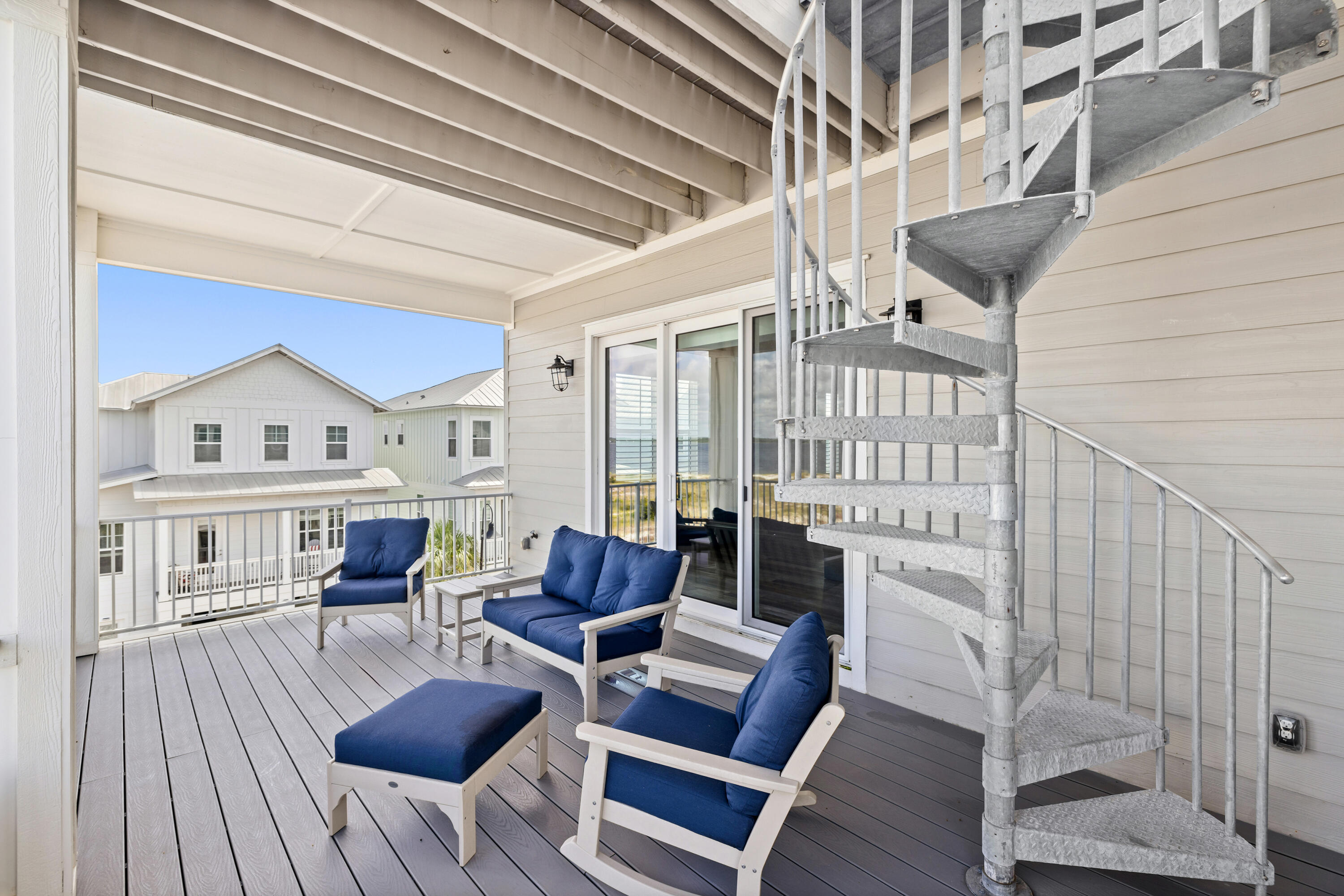 BY THE SEA - Residential